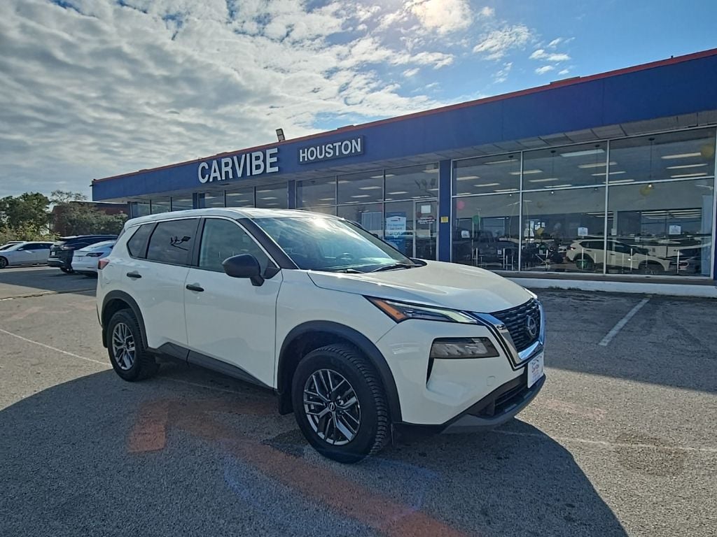 2022 Nissan Rogue S's photo