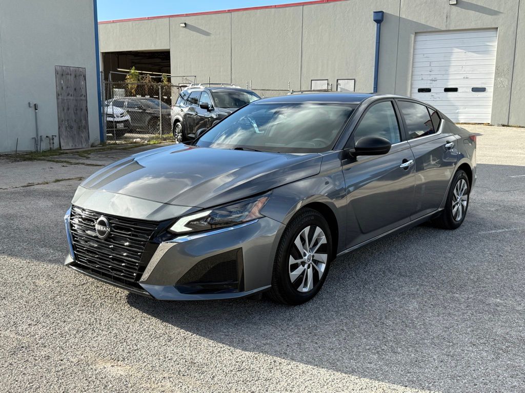 2024 Nissan Altima 2.5 S photo 3