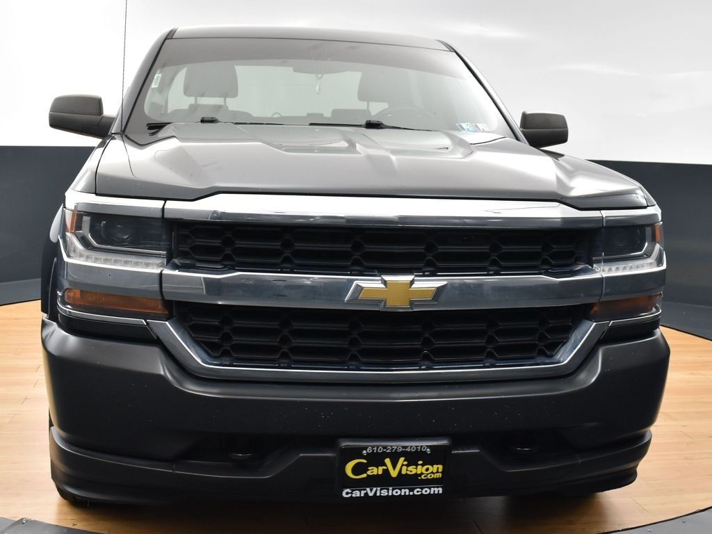 Used 2018 Chevrolet Silverado 1500 Work Truck 1WT with VIN 3GCUKNEH1JG183350 for sale in Trooper, PA