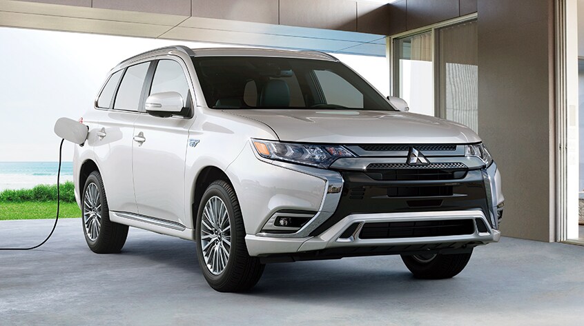 outlander-phev-white-plugin.jpg 2018 Mitsubishi Outlander