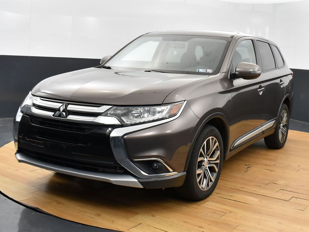 Used 2017 Mitsubishi Outlander SE with VIN JA4AZ3A39HZ053432 for sale in Hazle Township, PA