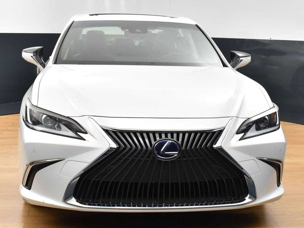 Used 2019 Lexus ES Hybrid 300h with VIN JTHB21B18K2019285 for sale in Trooper, PA