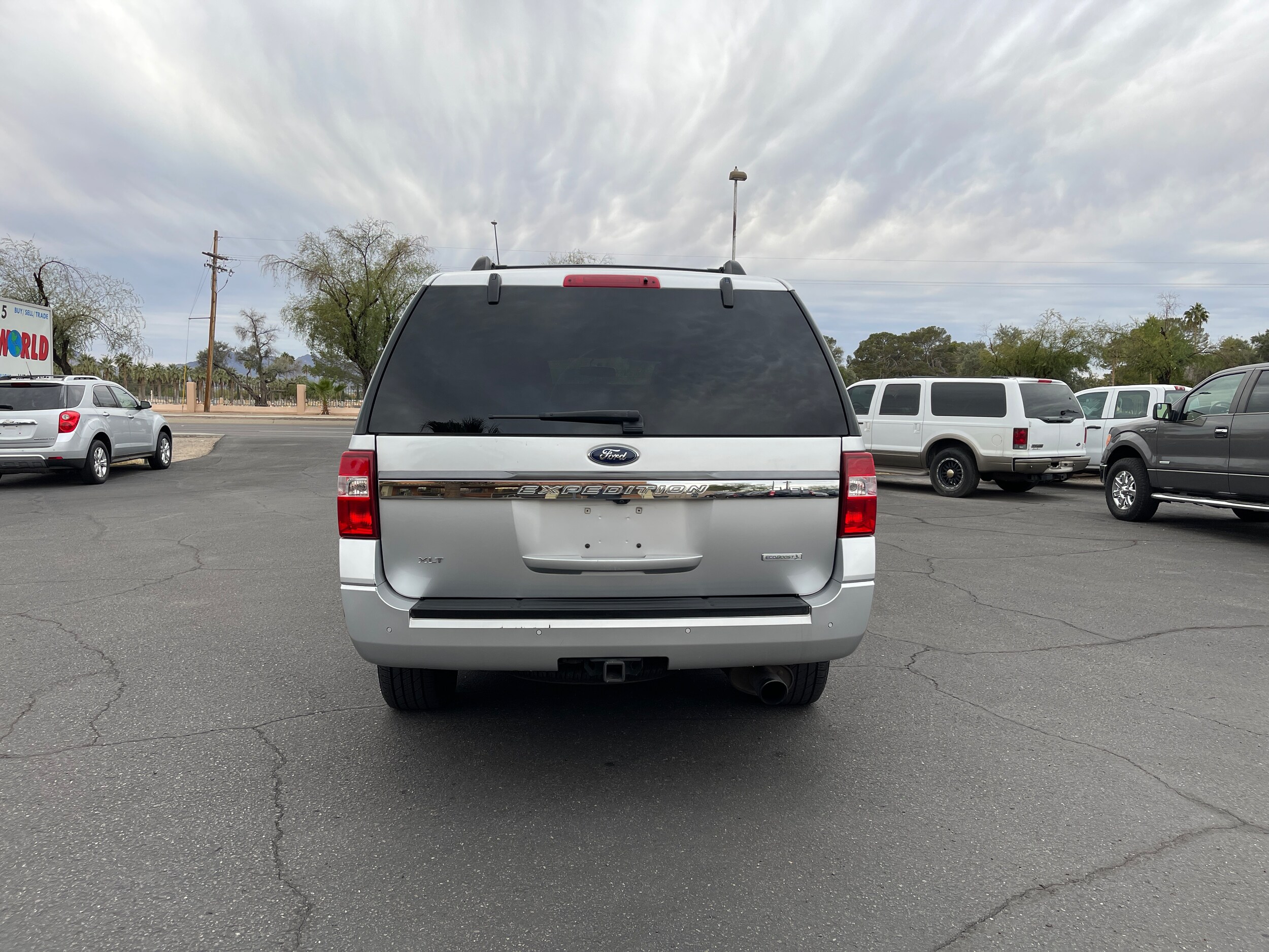 2017 Ford Expedition XLT photo 4
