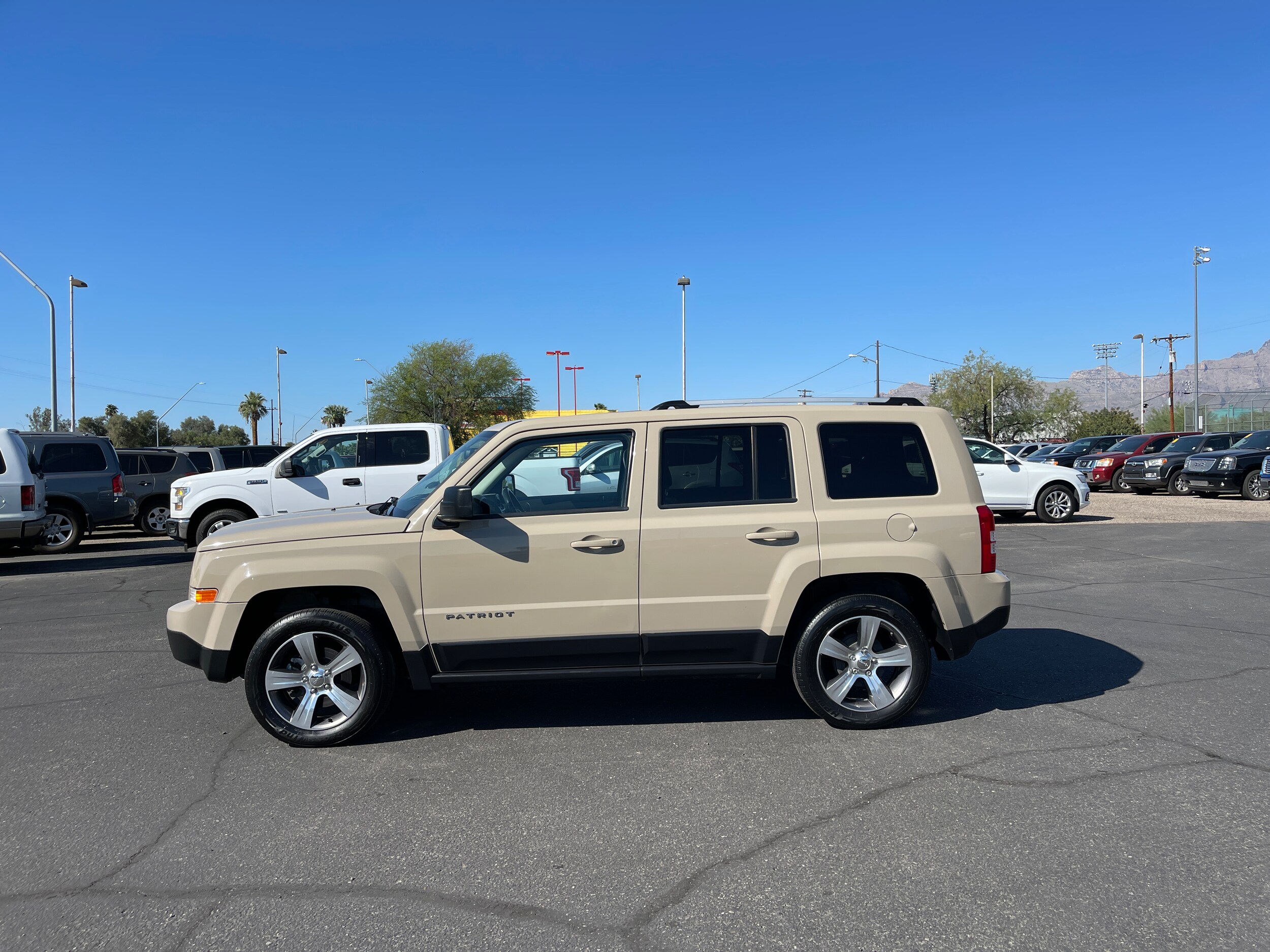 2016 Jeep Patriot High Altitude Altitude Edition photo 2