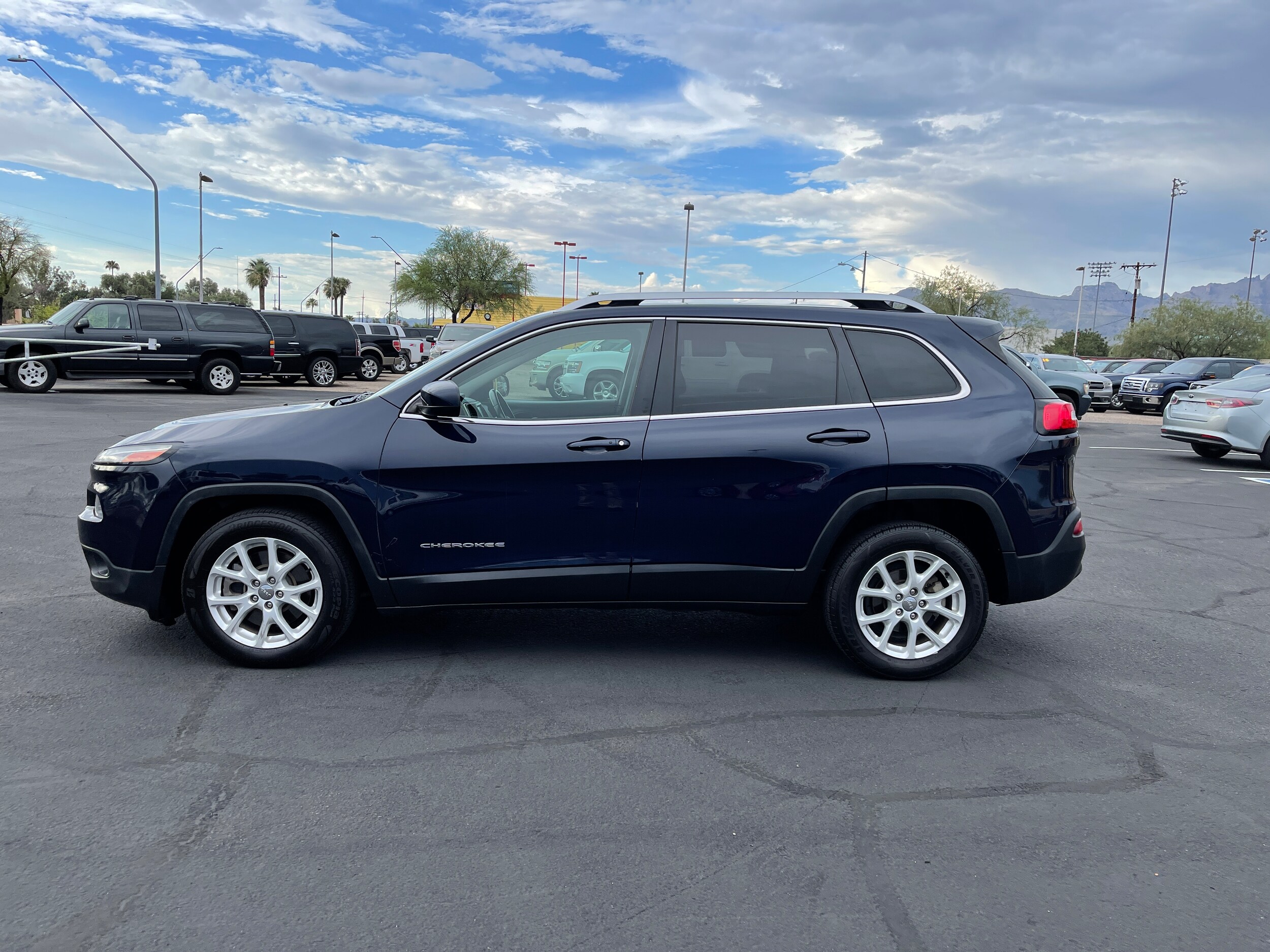 2014 Jeep Cherokee Latitude photo 2