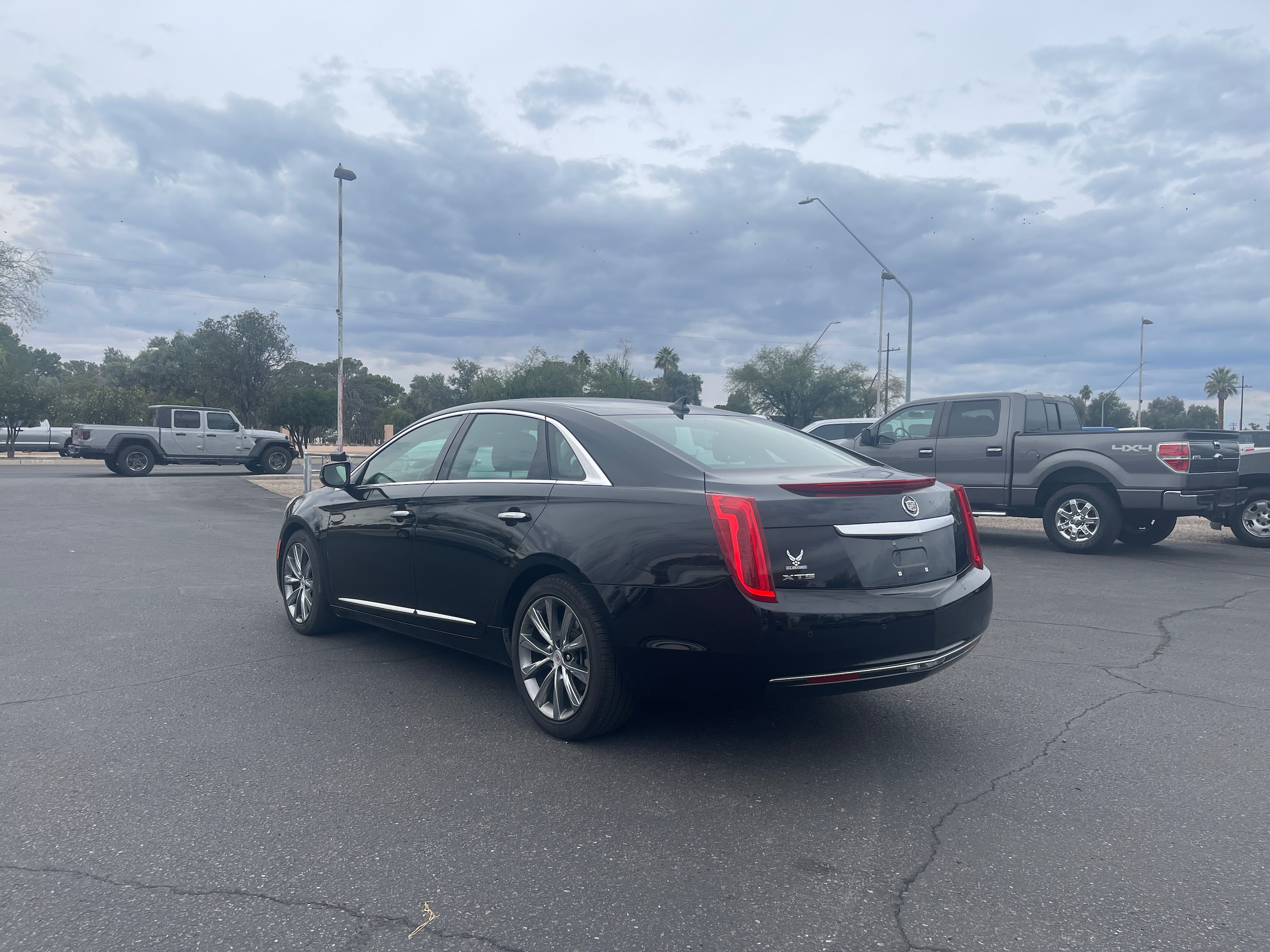 2013 Cadillac XTS photo 3