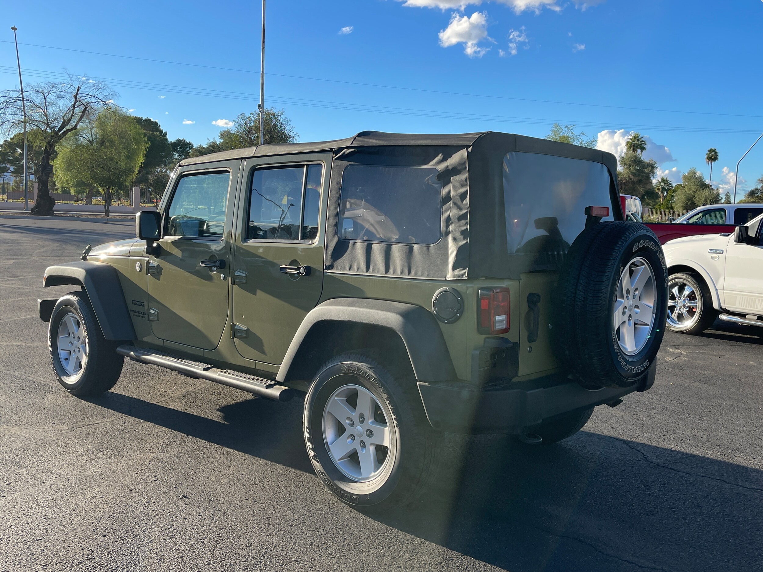 2013 Jeep Wrangler Unlimited Sport photo 3