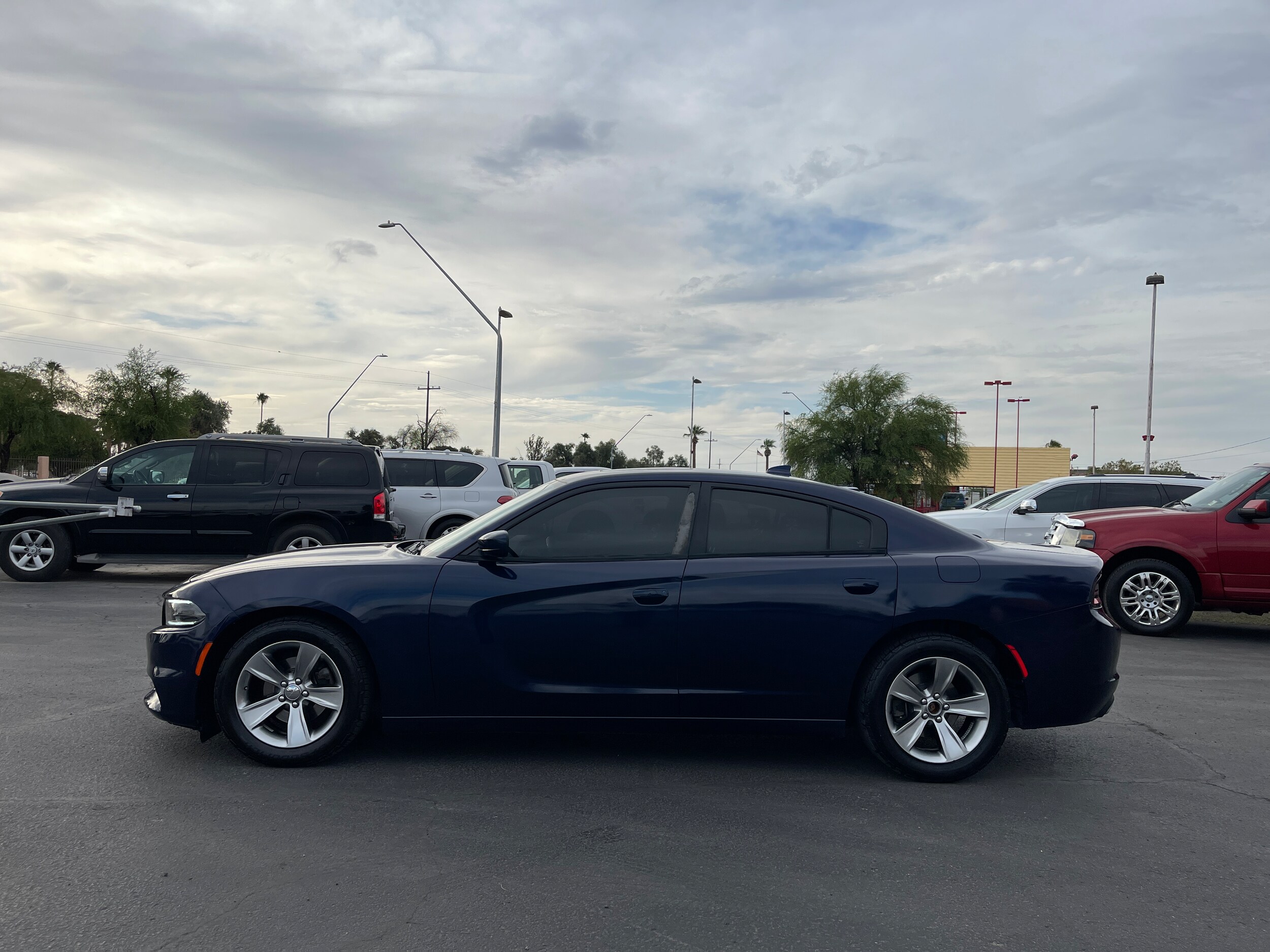 2015 Dodge Charger SXT photo 2