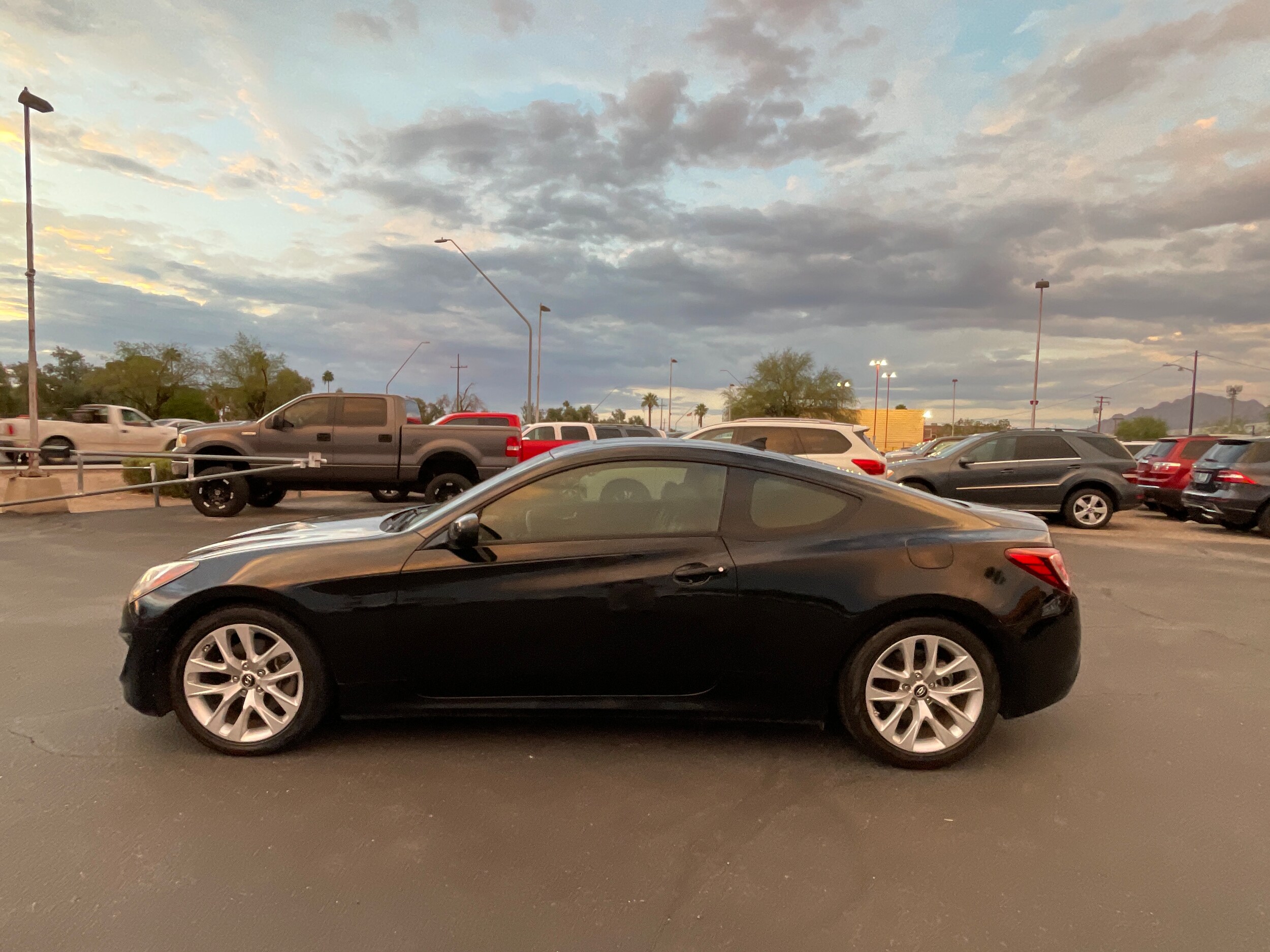 2013 Hyundai Genesis Coupe 2.0T Premium photo 2