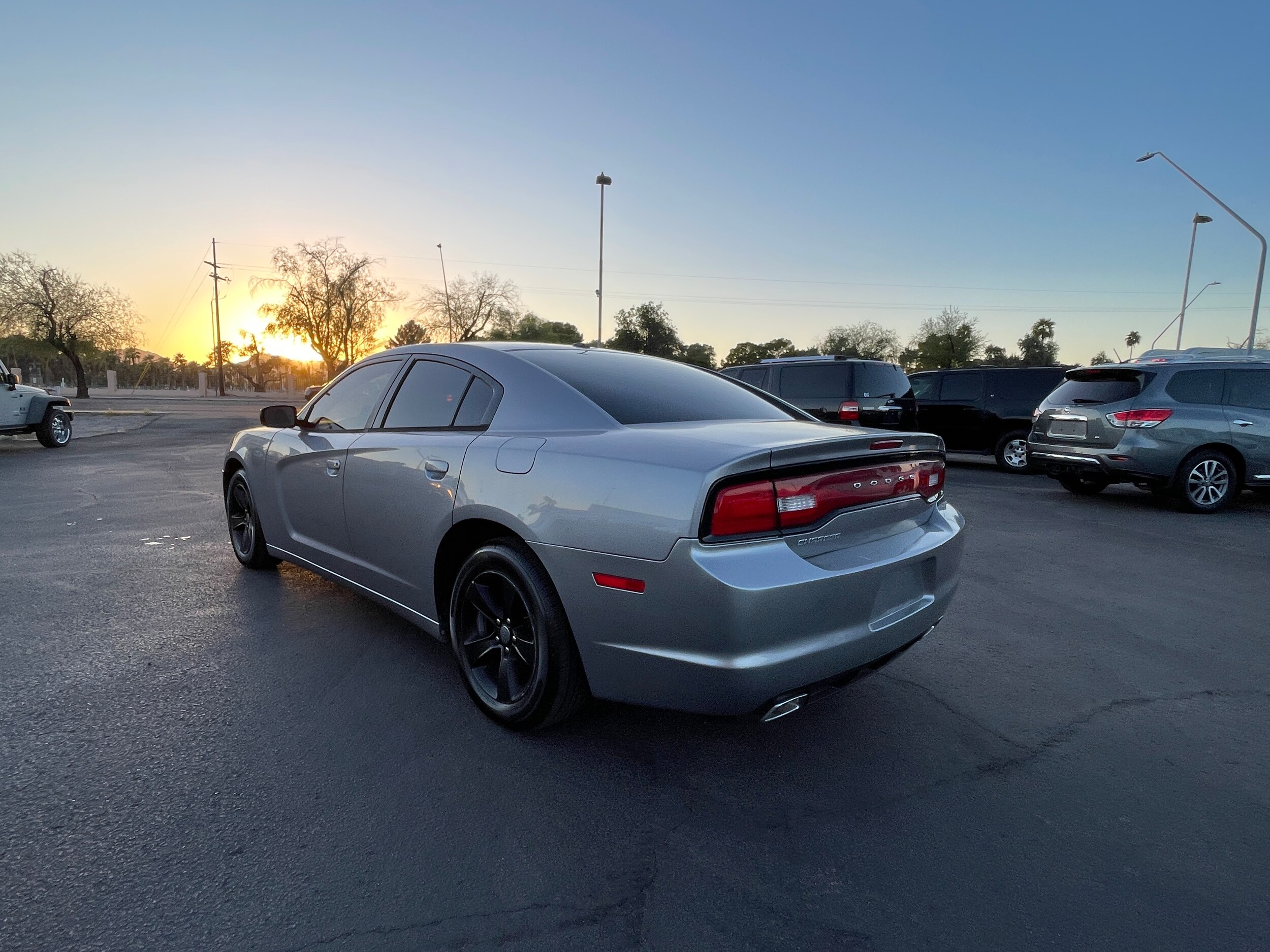 2014 Dodge Charger SE photo 3
