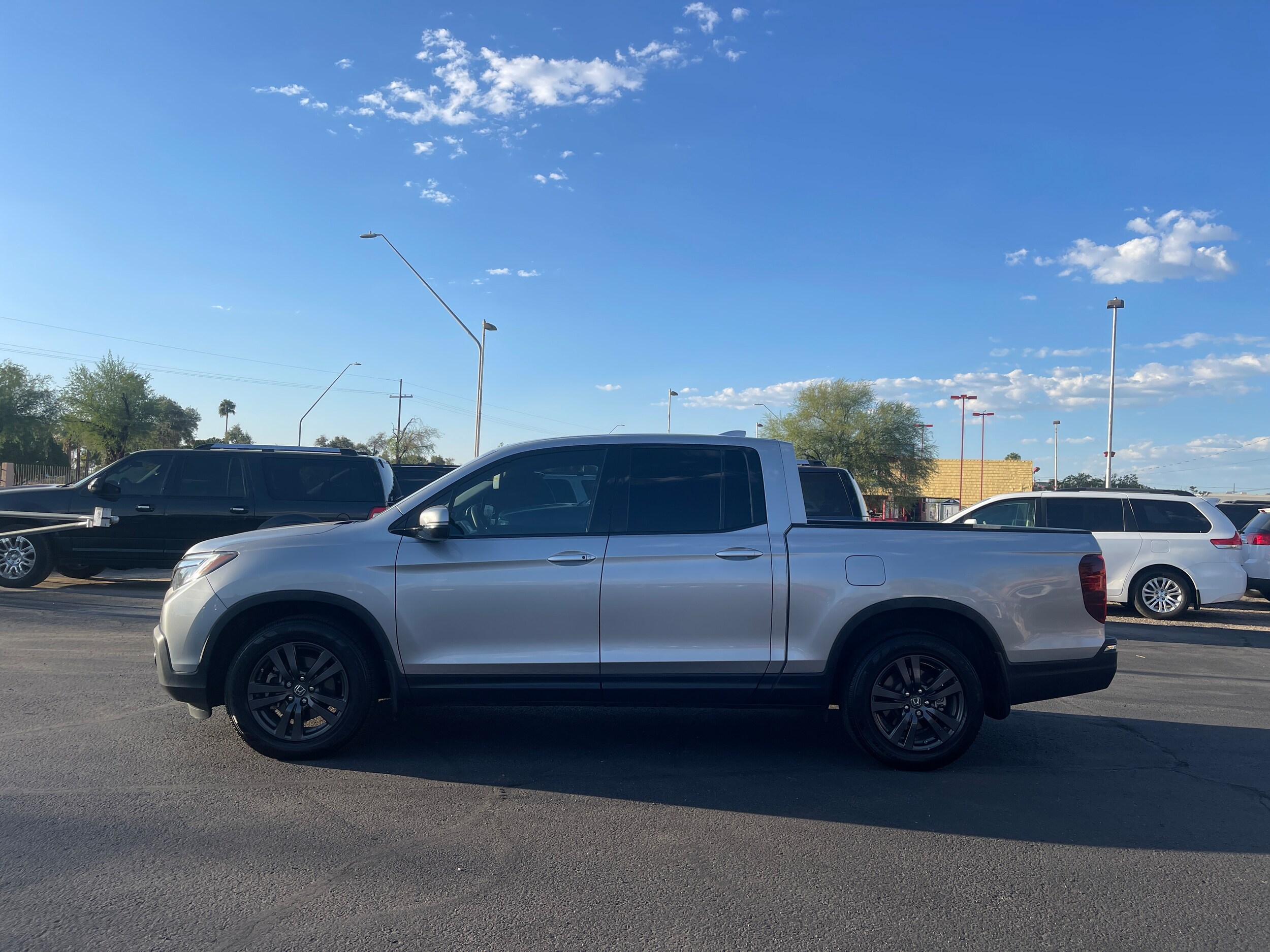 2019 Honda Ridgeline Sport photo 2