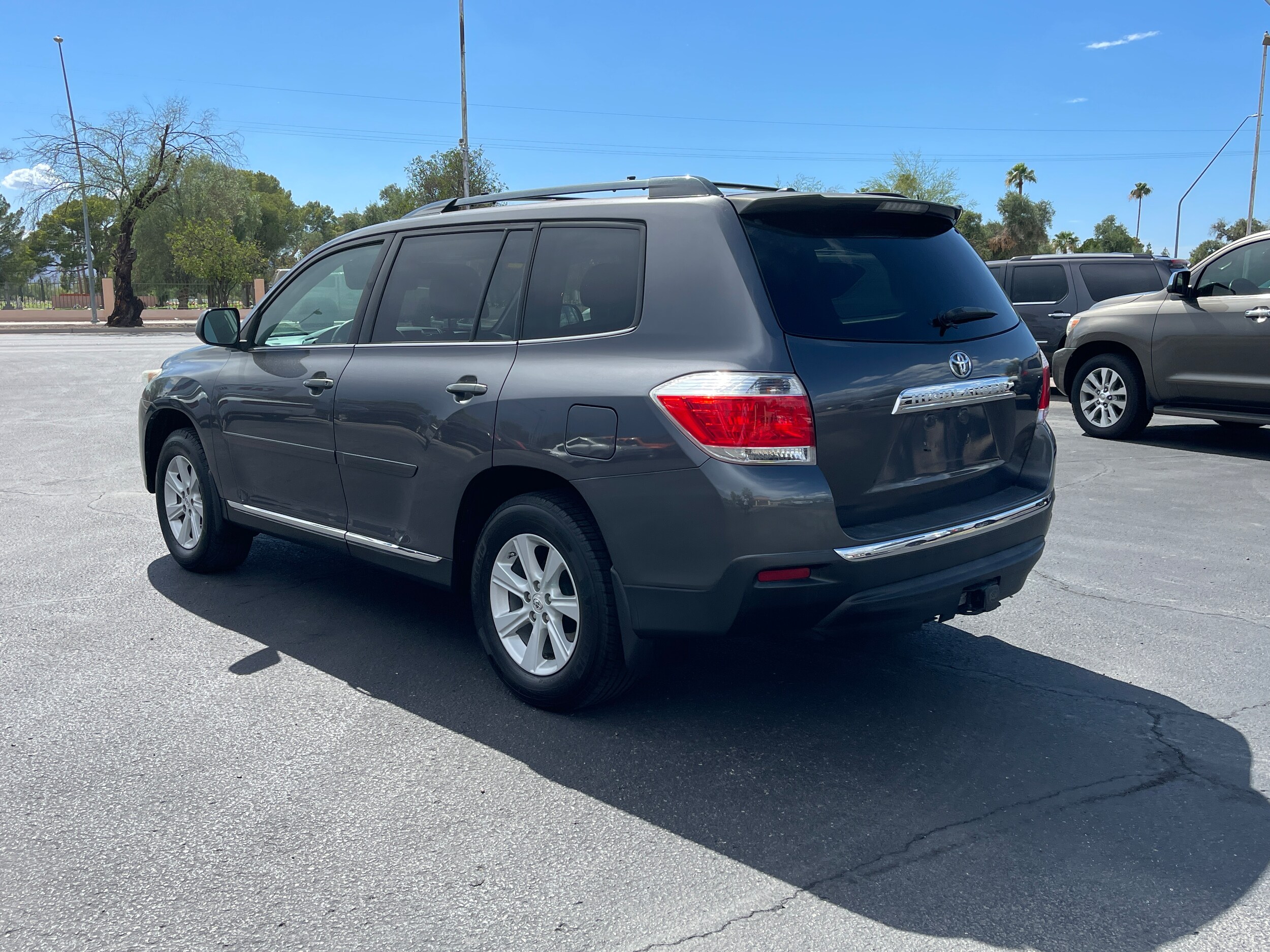 2012 Toyota Highlander SE photo 2