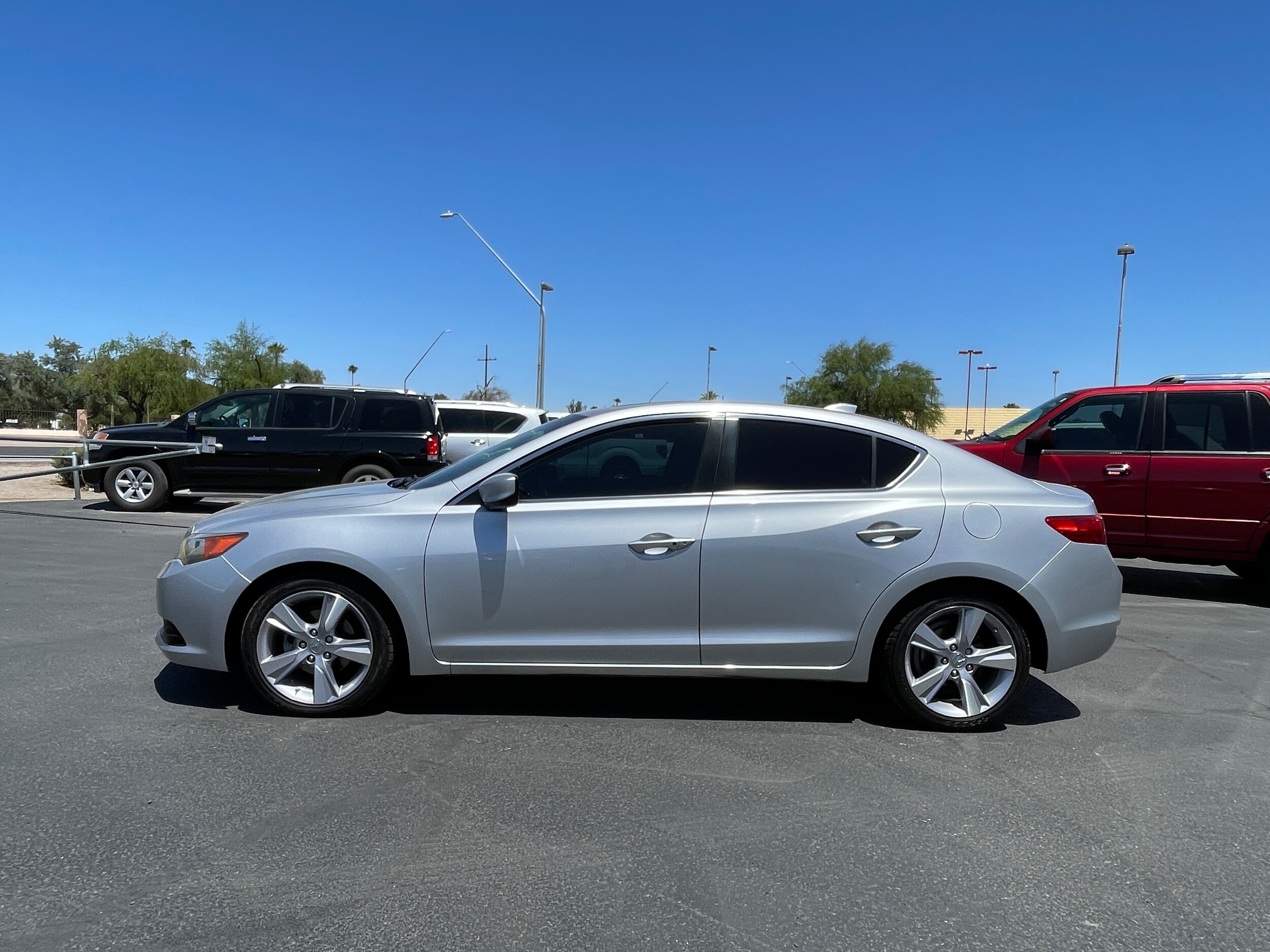 2013 Acura ILX 2.0L Technology photo 2