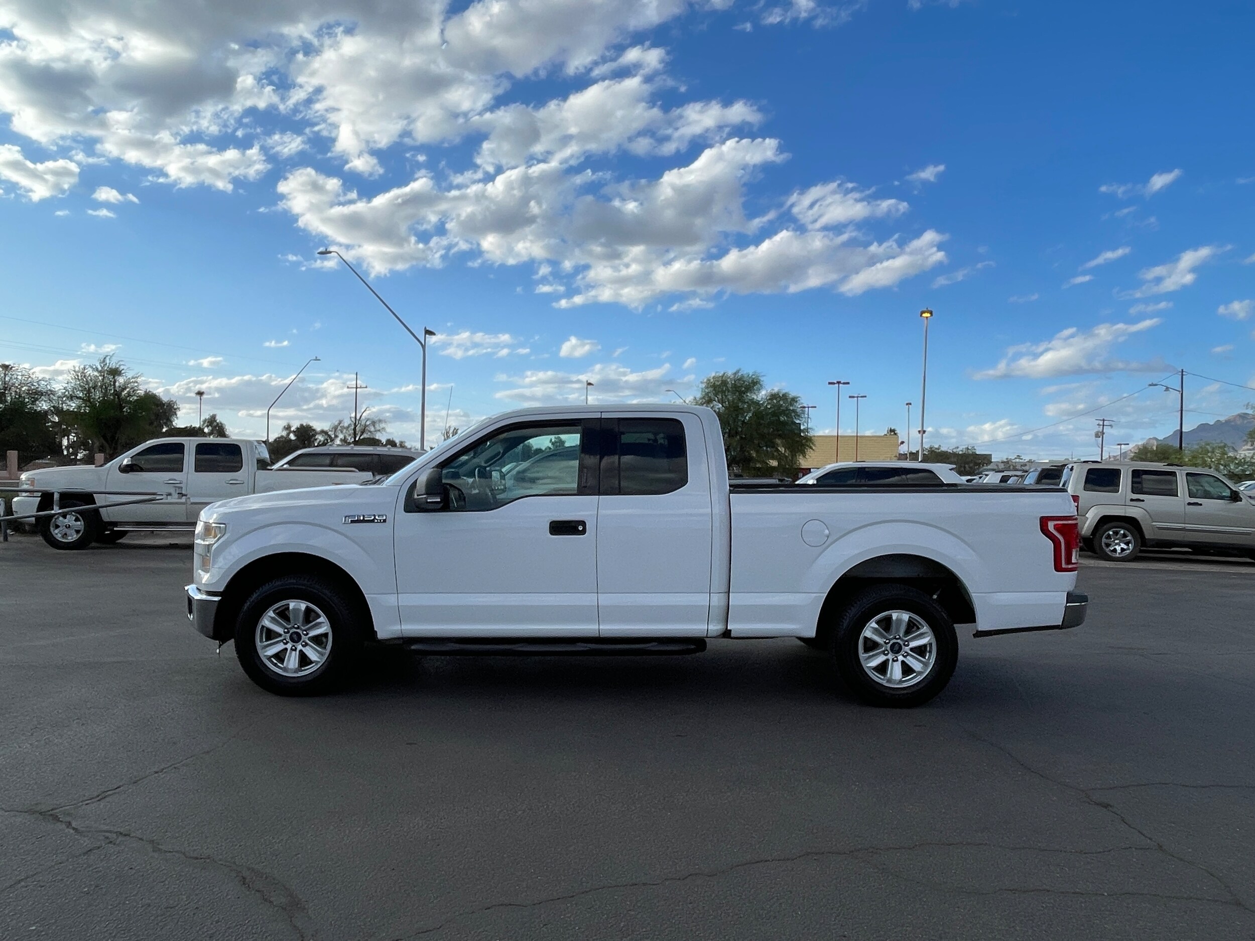 2015 Ford F-150 XLT photo 2
