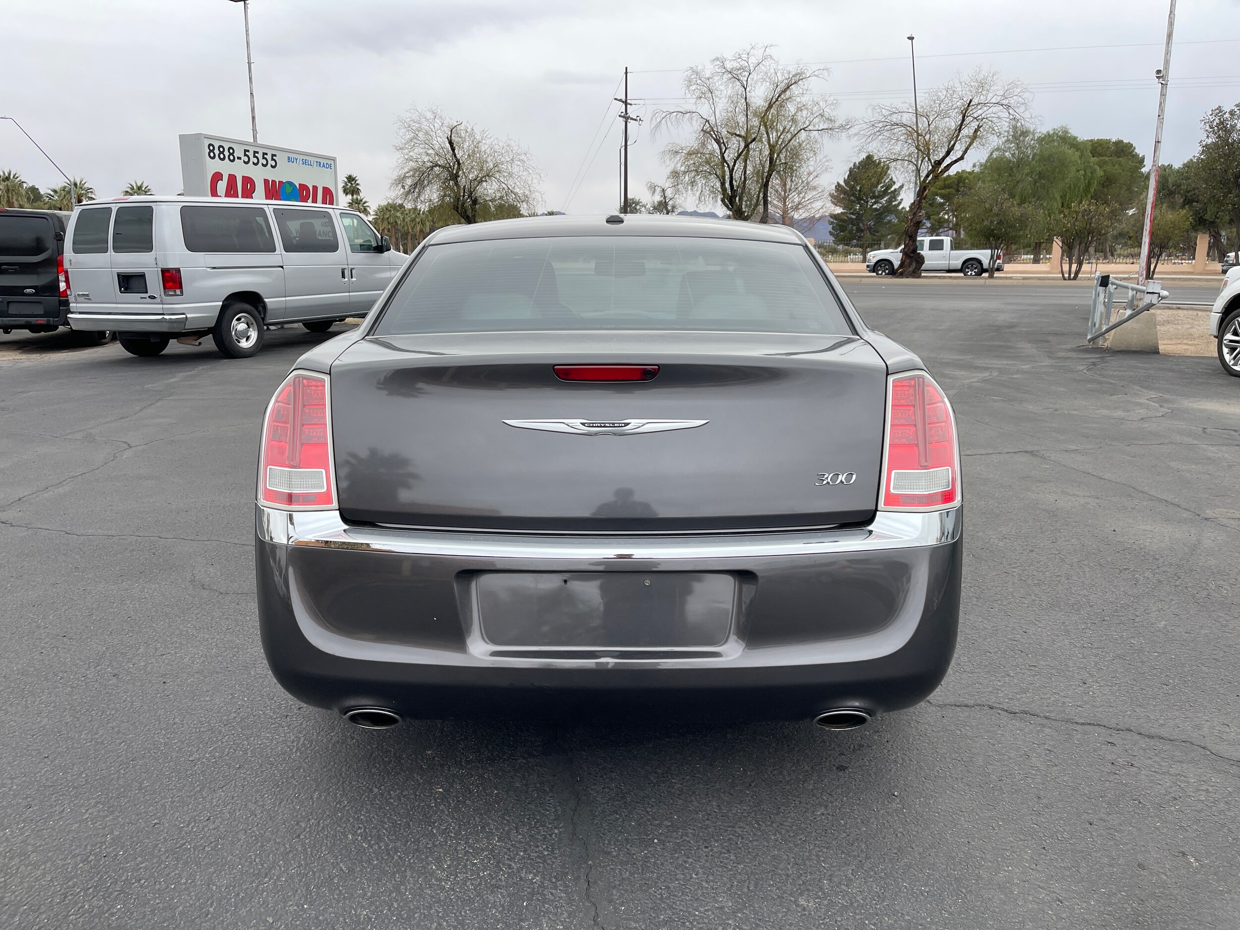 2014 Chrysler 300 photo 4