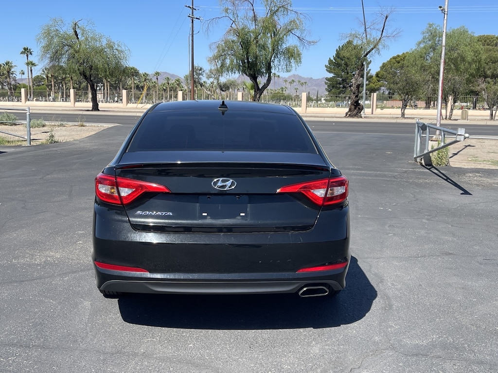 Used 2016 Hyundai Sonata SE Sedan