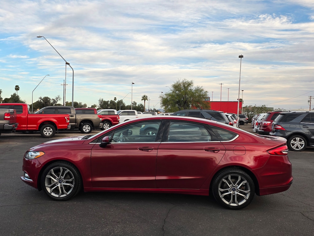 Used 2017 Ford Fusion SE Sedan