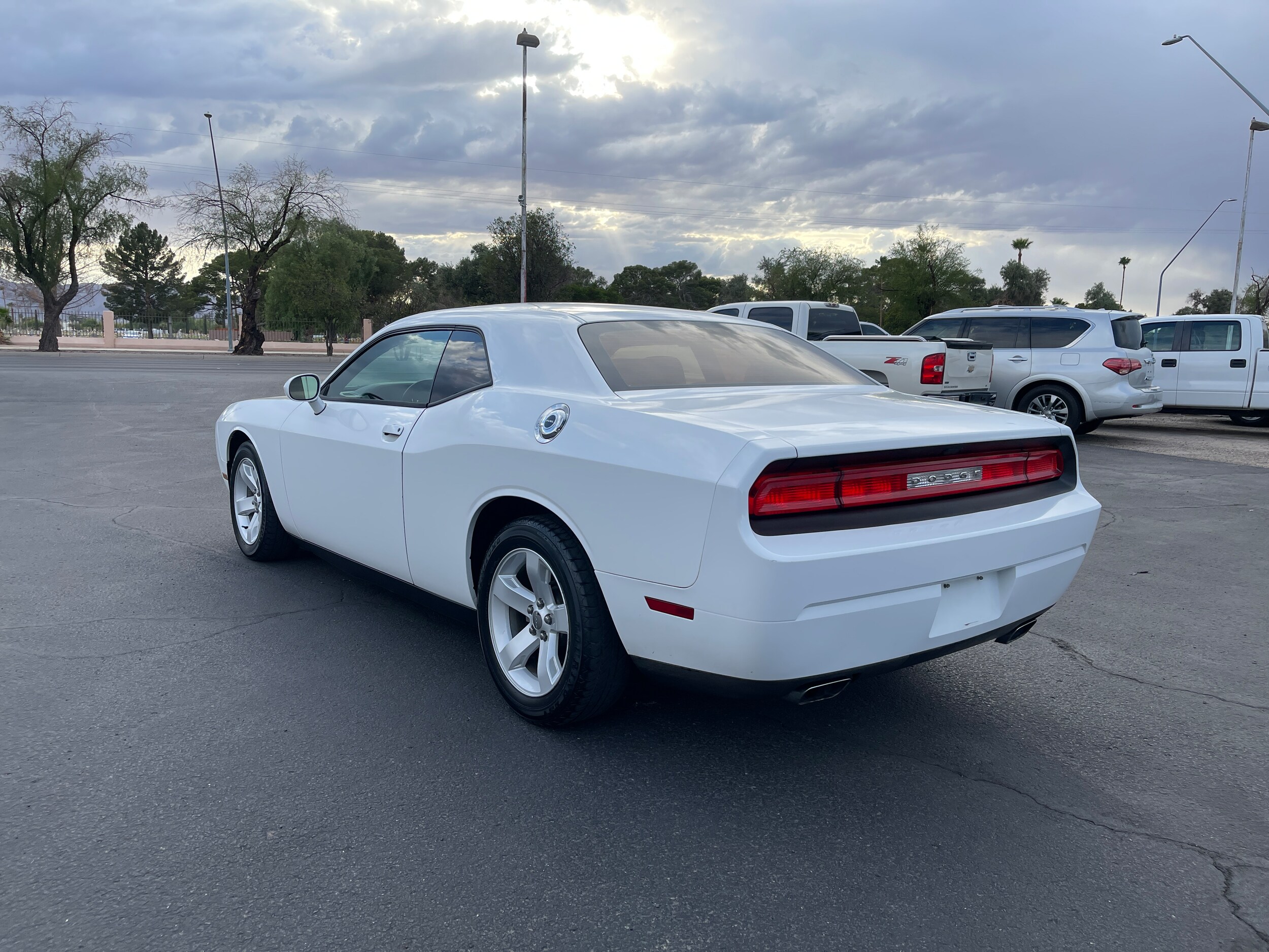 2012 Dodge Challenger SXT photo 3