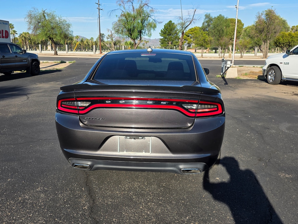 Used 2017 Dodge Charger SXT Sedan