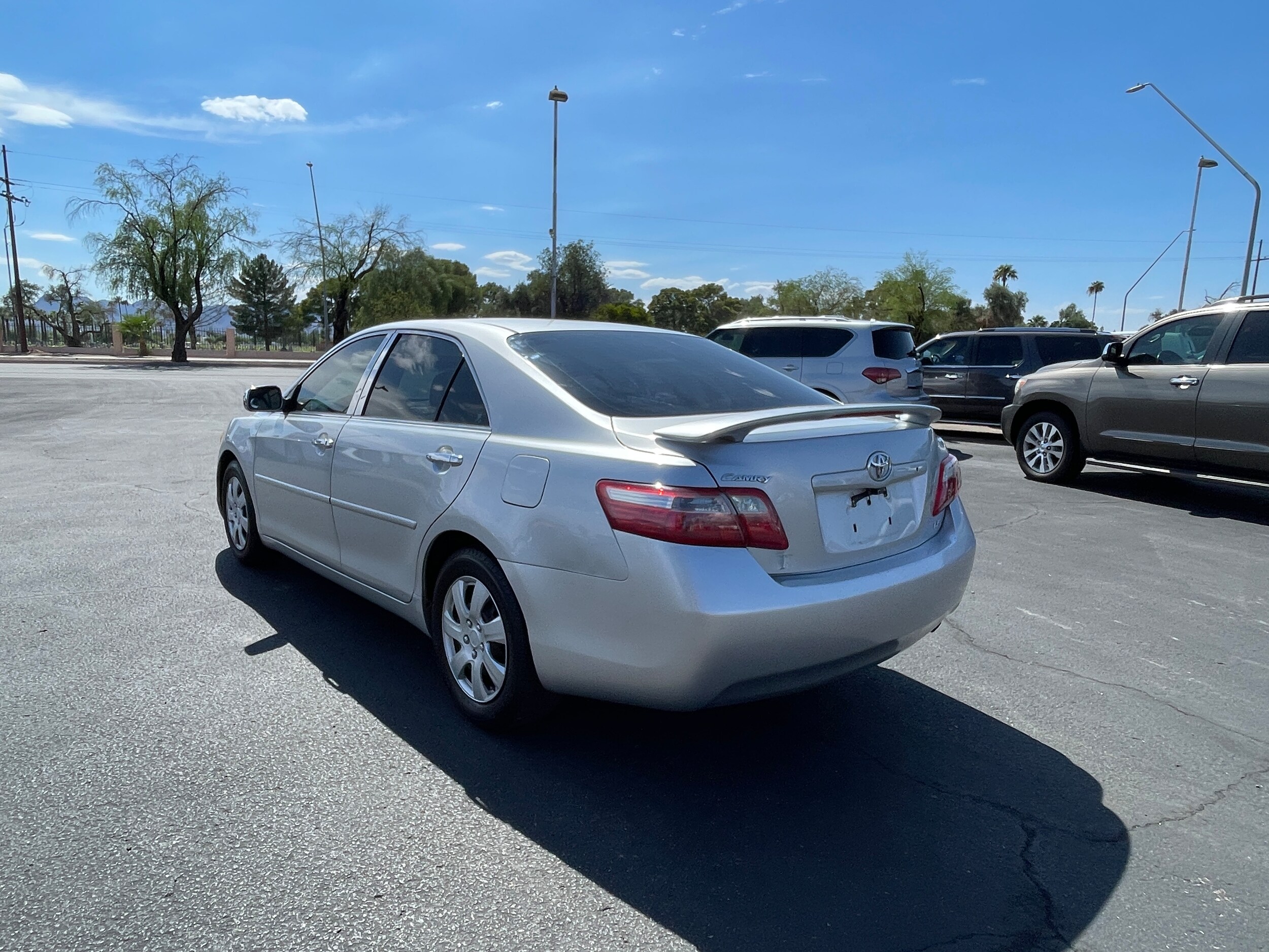 2009 Toyota Camry LE photo 3