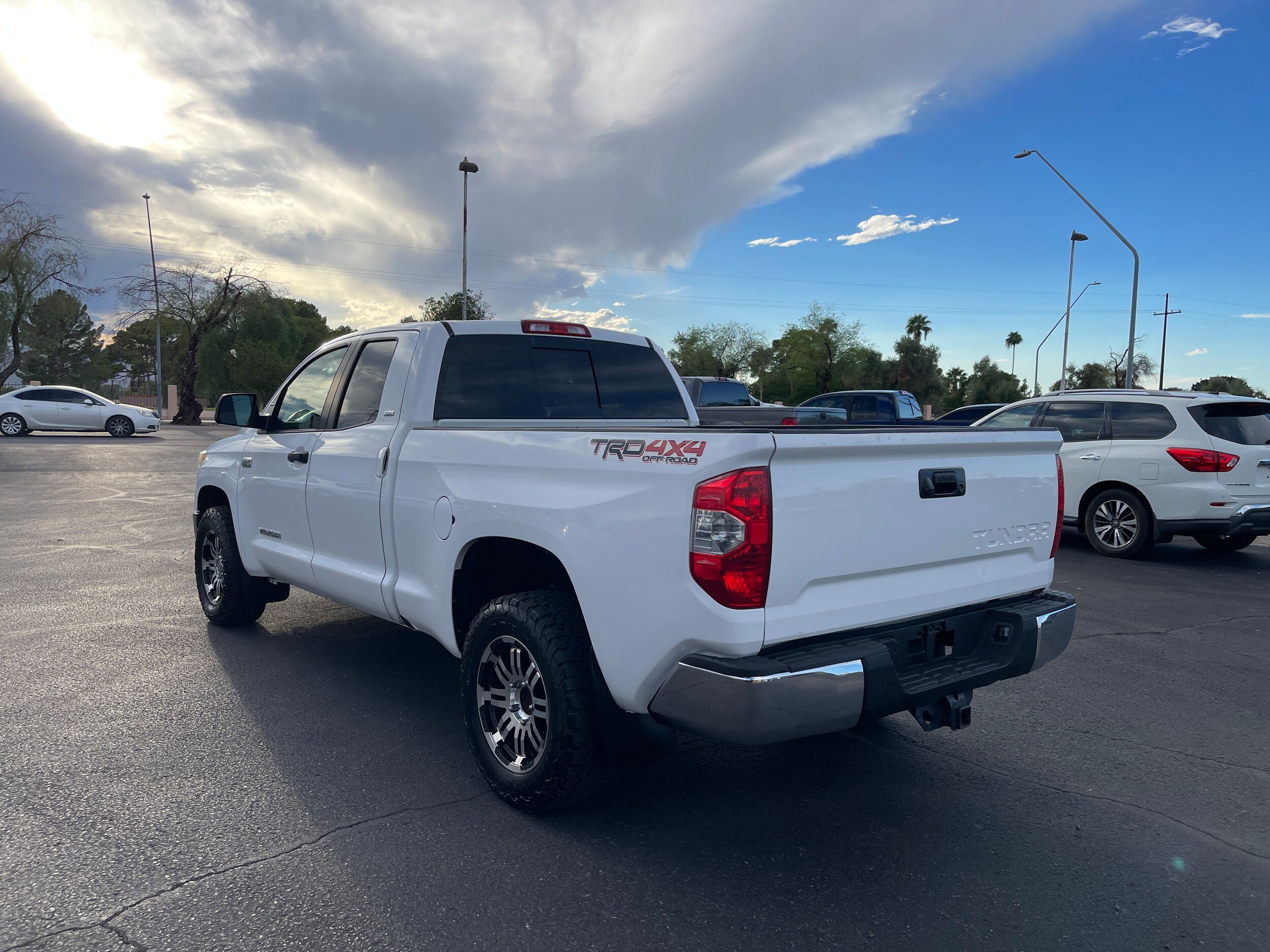 2014 Toyota Tundra SR5 CrewMax photo 3