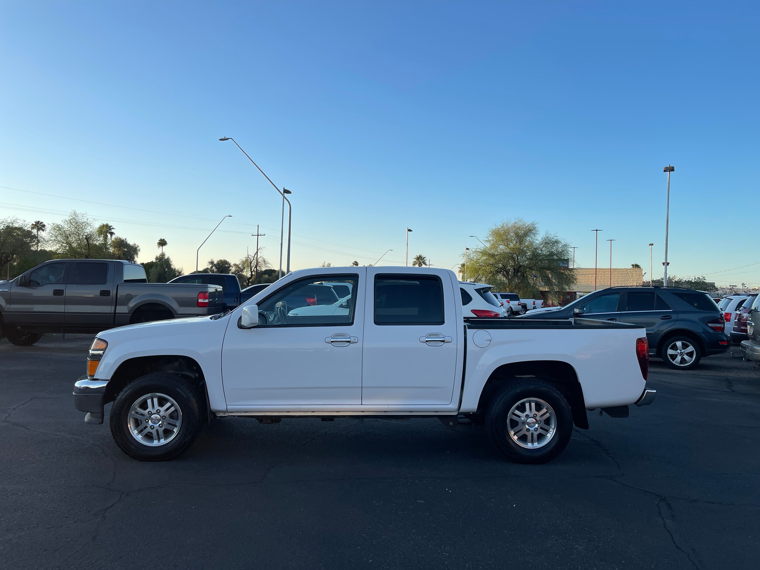 2011 Gmc Canyon SLE photo 2