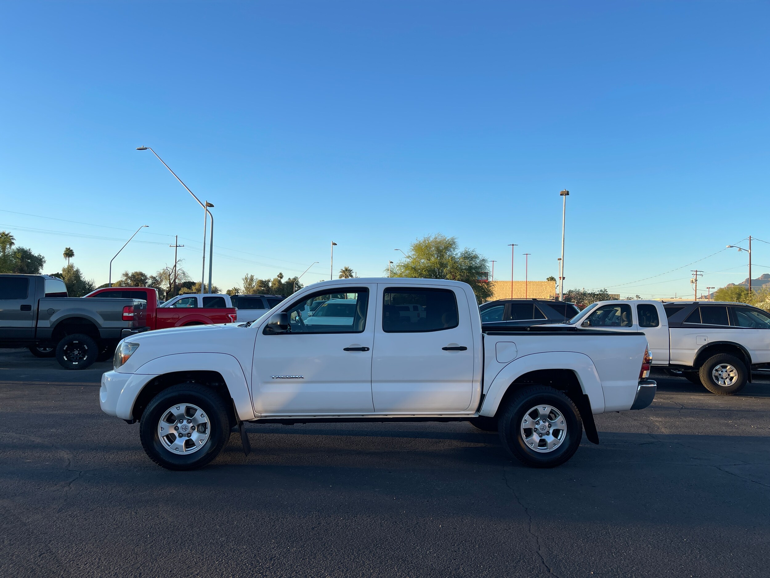 2009 Toyota Tacoma PreRunner V6 photo 2