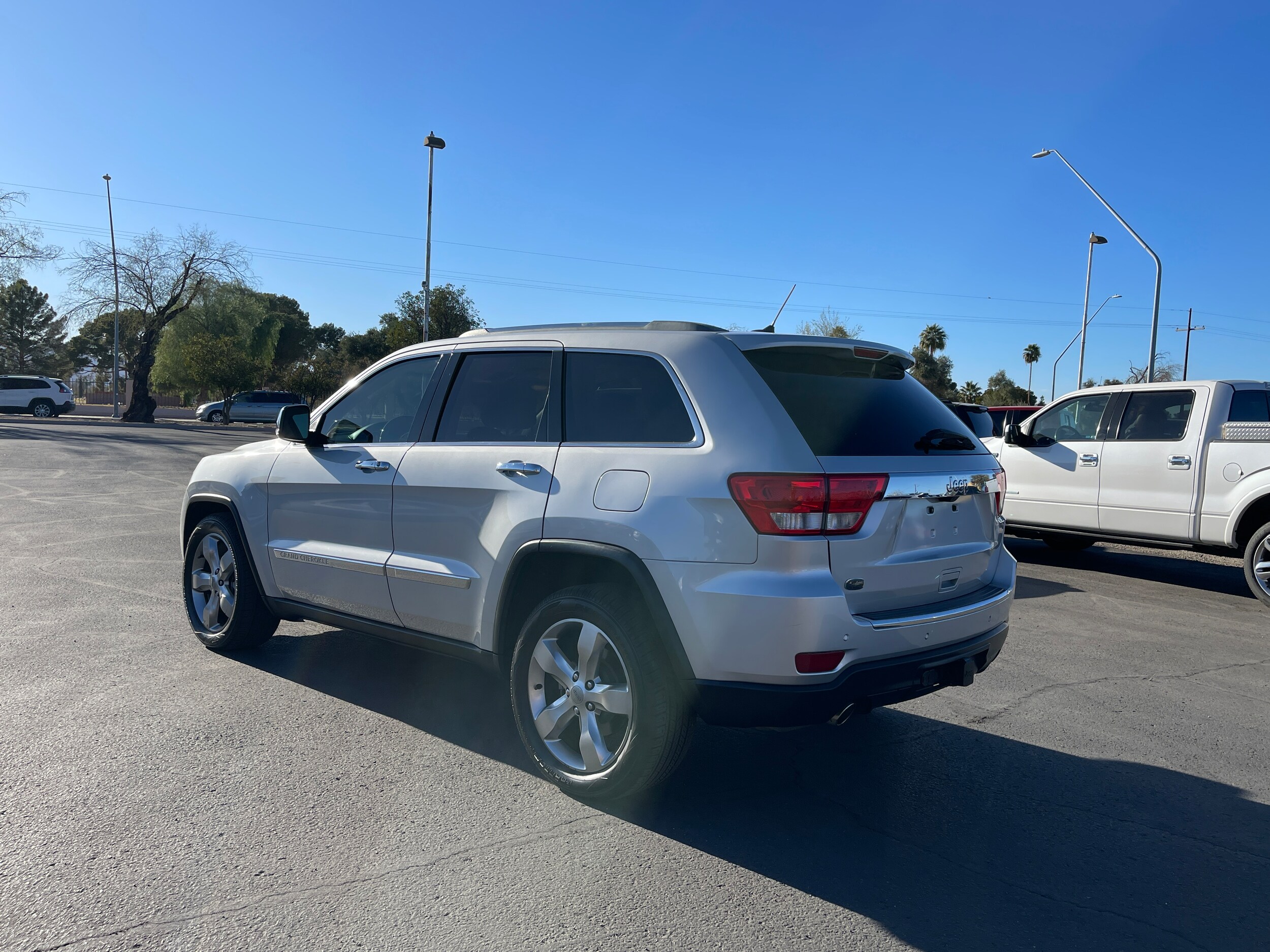 2012 Jeep Grand Cherokee Overland photo 3