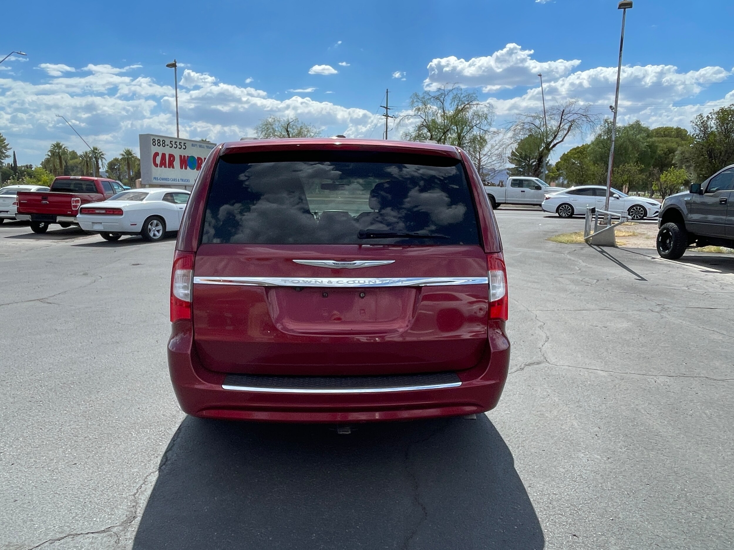 2012 Chrysler Town & Country Touring photo 4