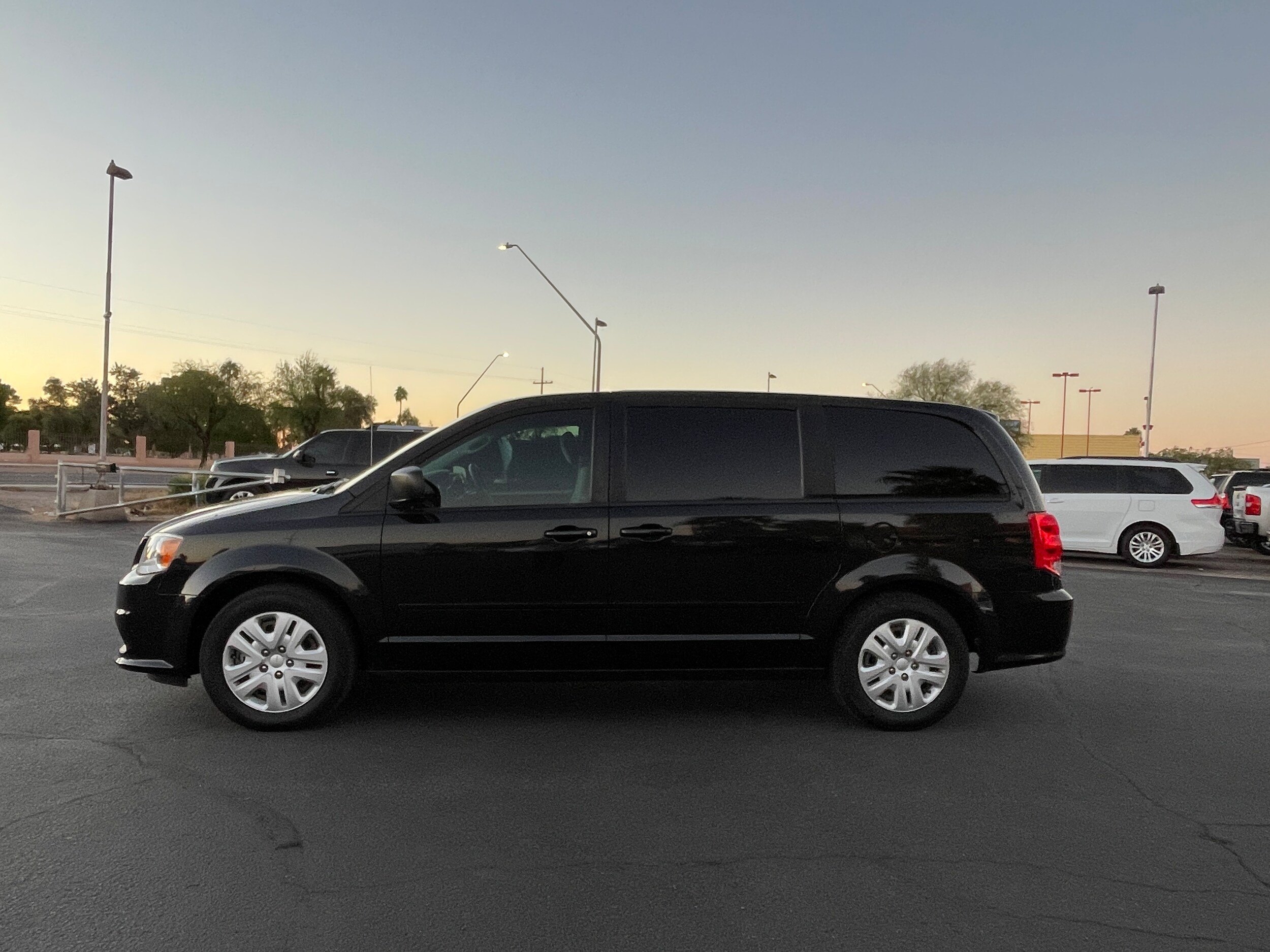 2015 Dodge Grand Caravan SE photo 2
