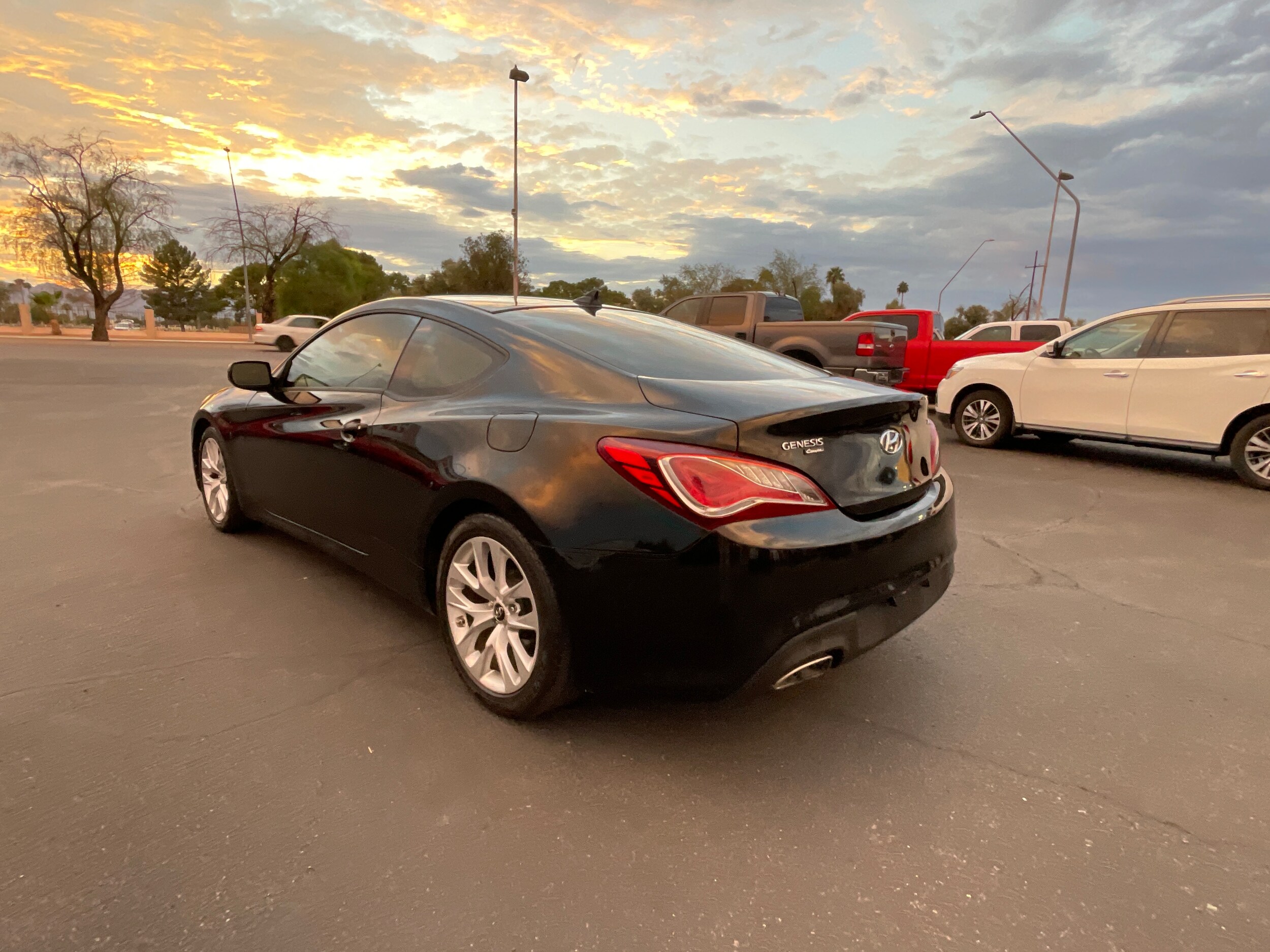 2013 Hyundai Genesis Coupe 2.0T Premium photo 3