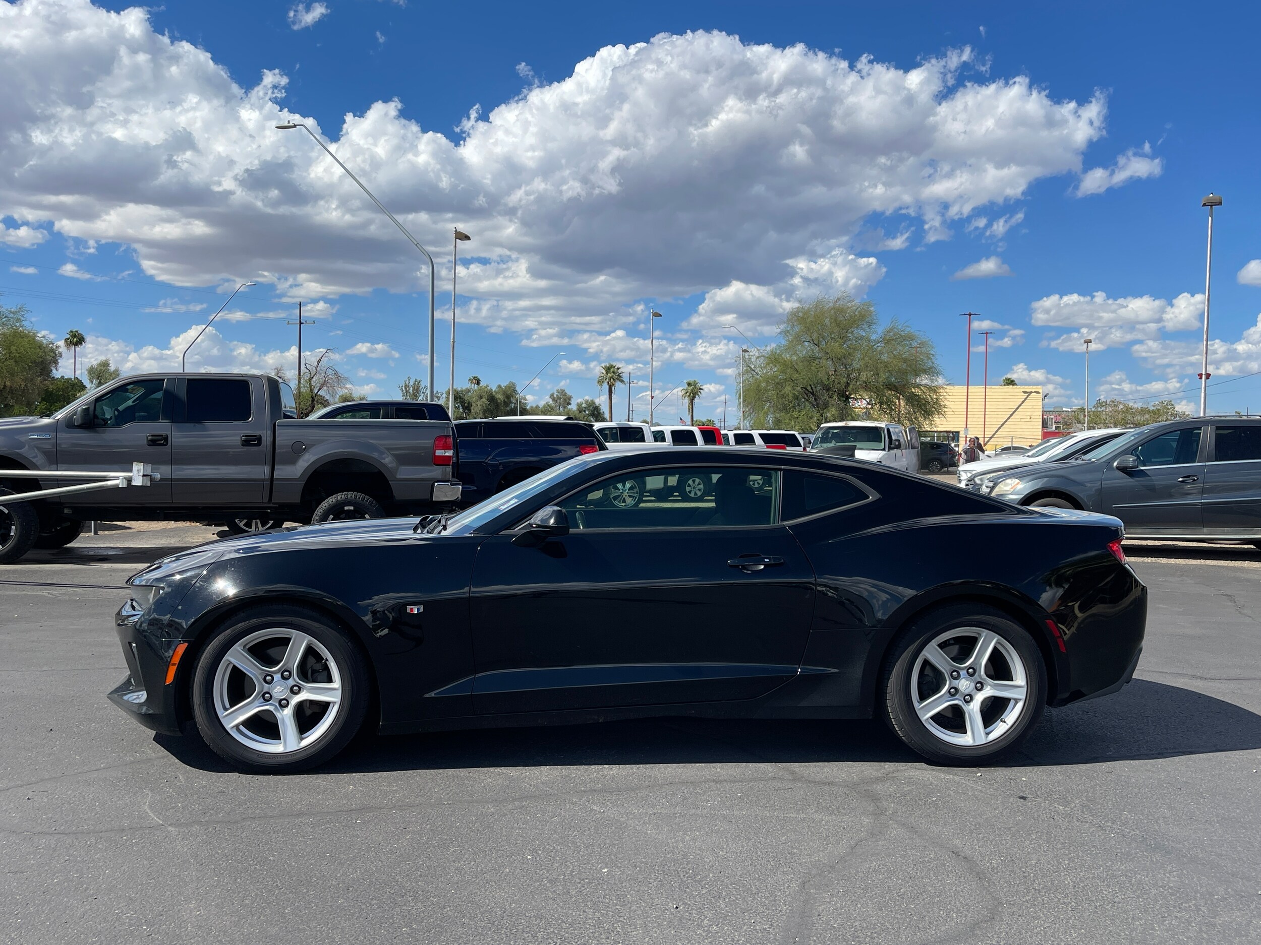 2016 Chevrolet Camaro 1LT photo 2