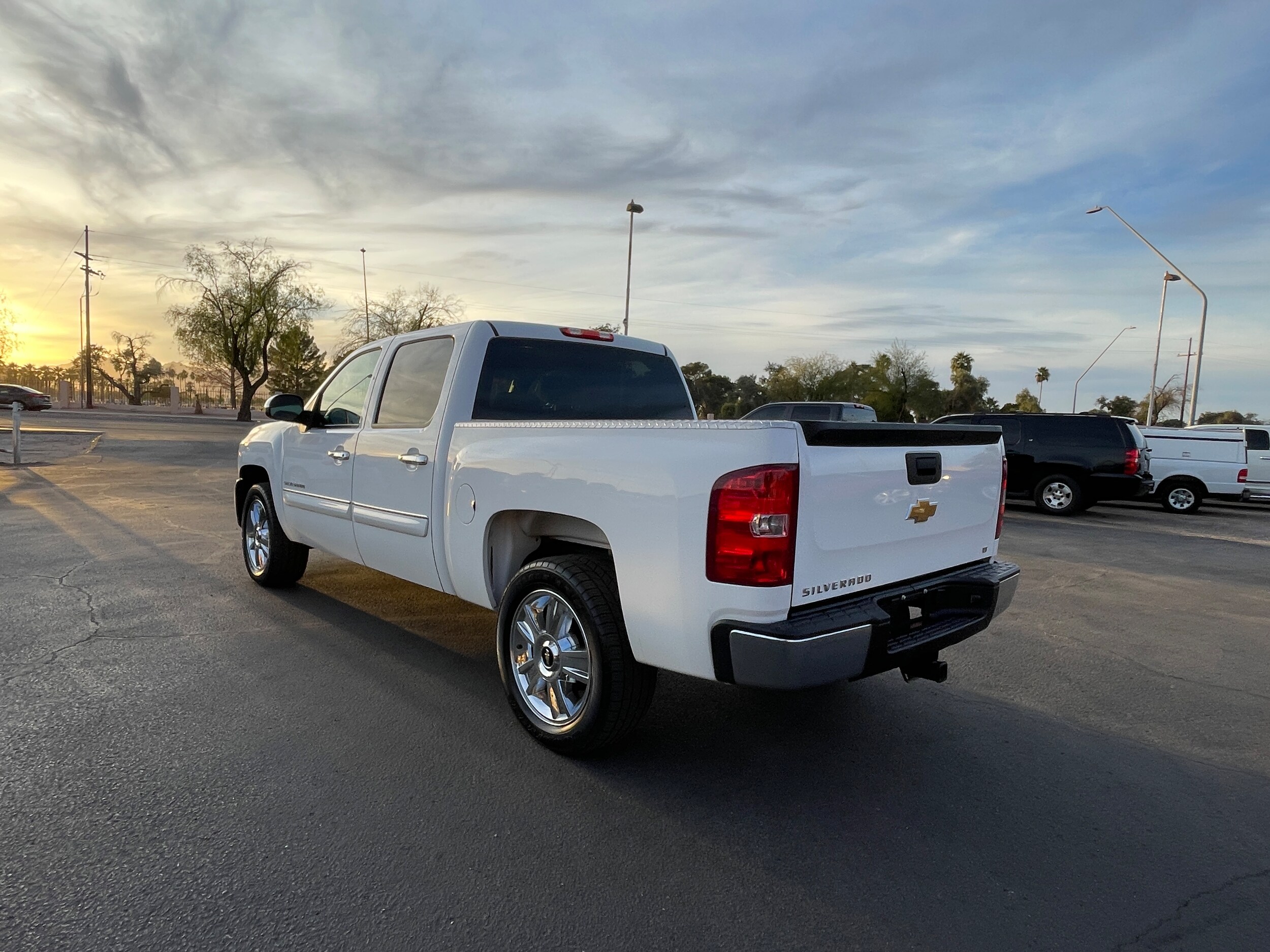 2013 Chevrolet Silverado 1500 LT photo 3
