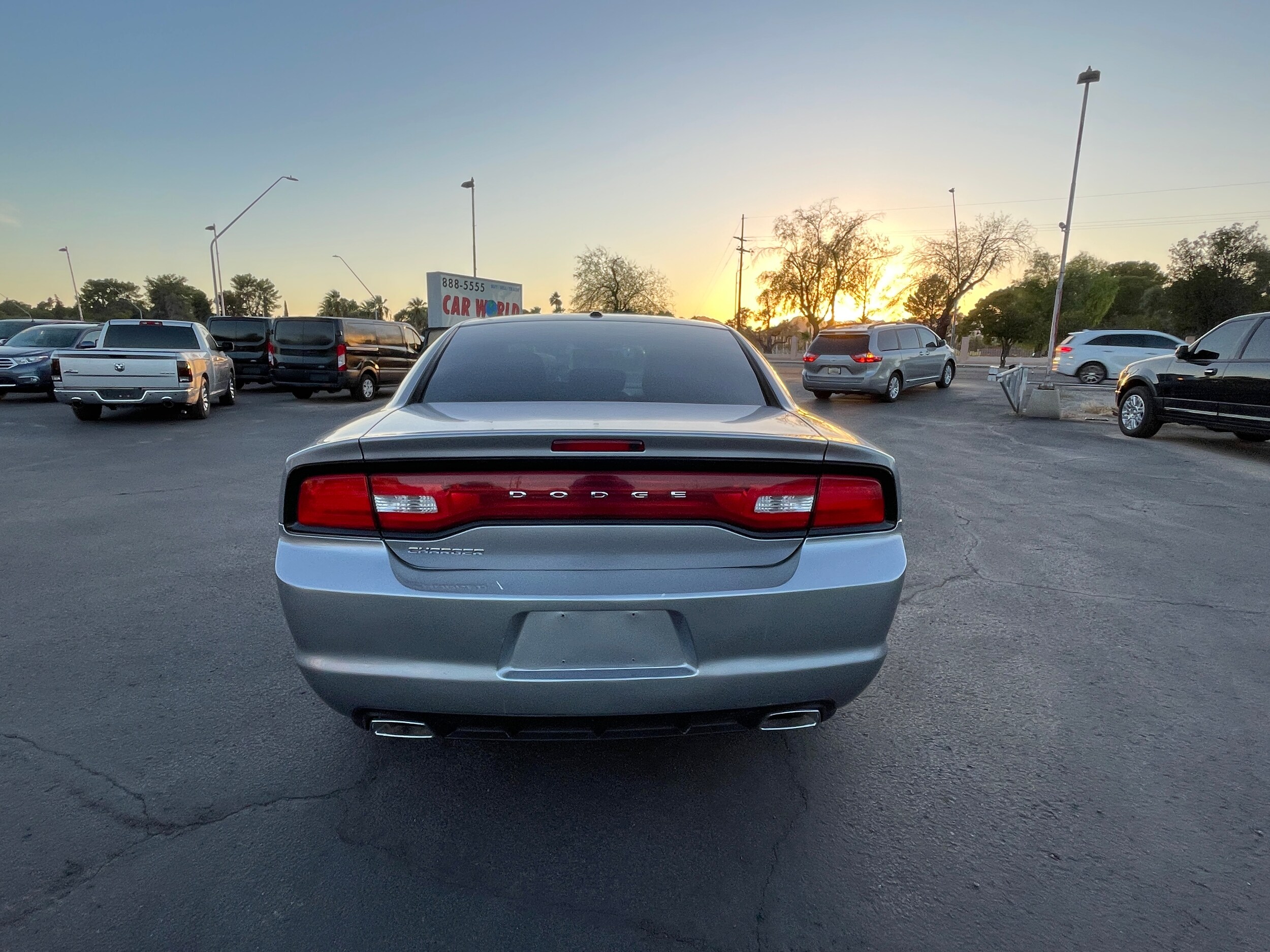 2014 Dodge Charger SE photo 4