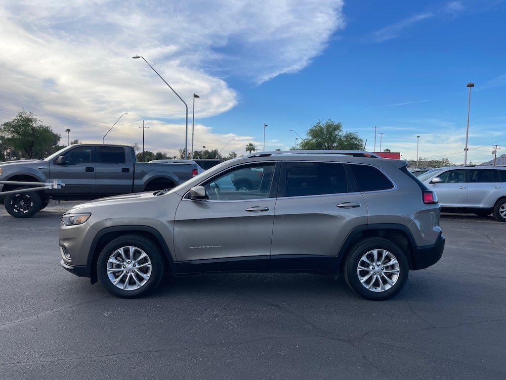 Used 2019 Jeep Cherokee Latitude FWD SUV
