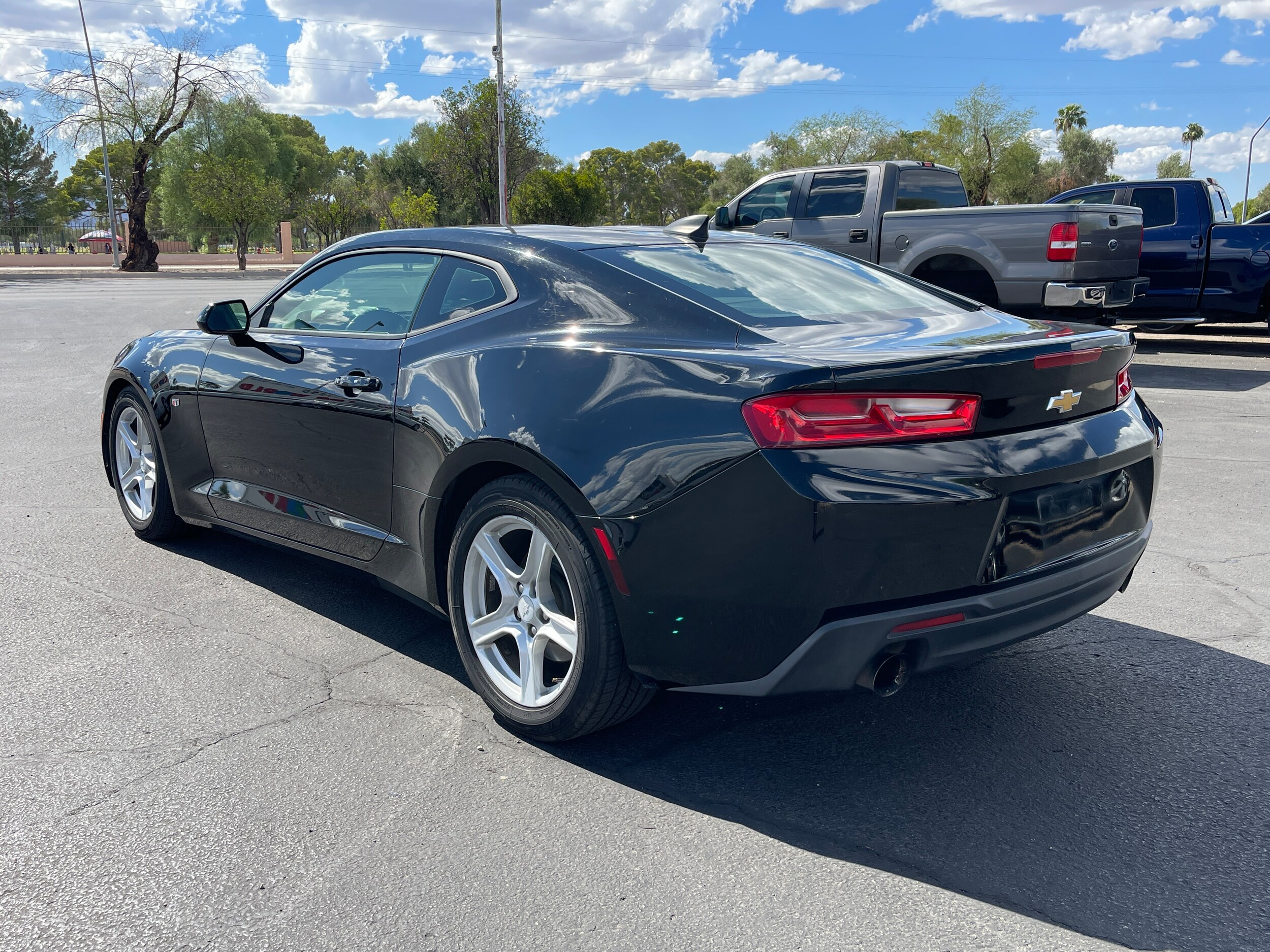 2016 Chevrolet Camaro 1LT photo 3