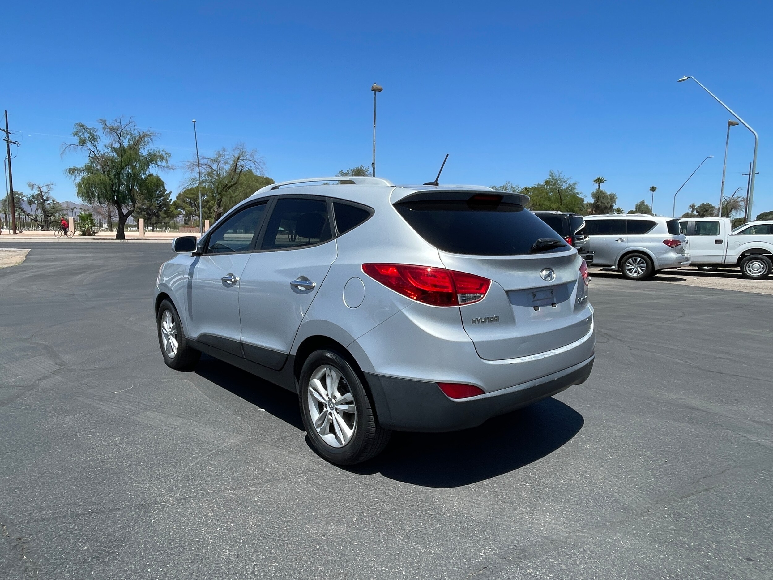 2010 Hyundai Tucson GLS photo 3