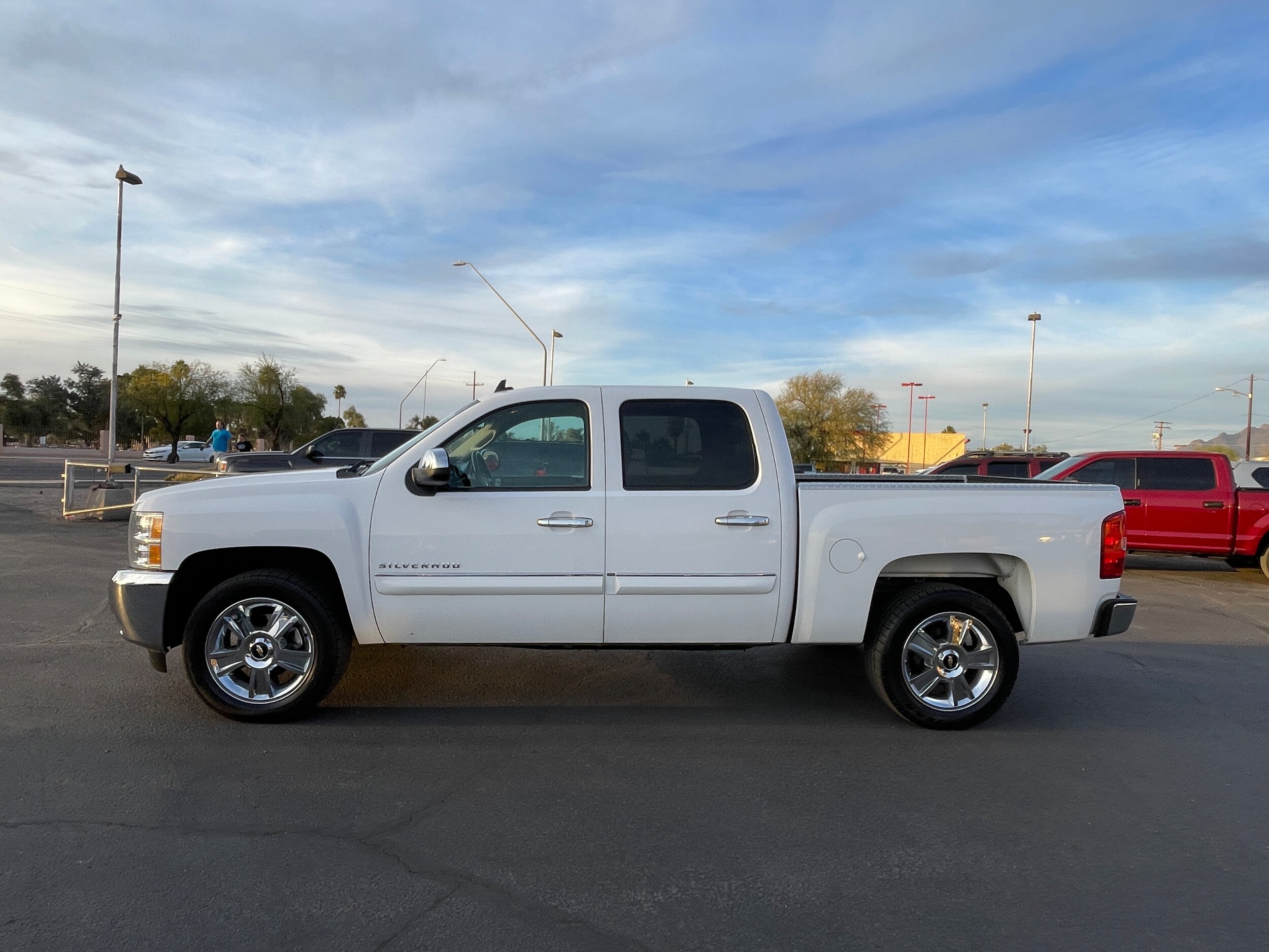 2013 Chevrolet Silverado 1500 LT photo 2