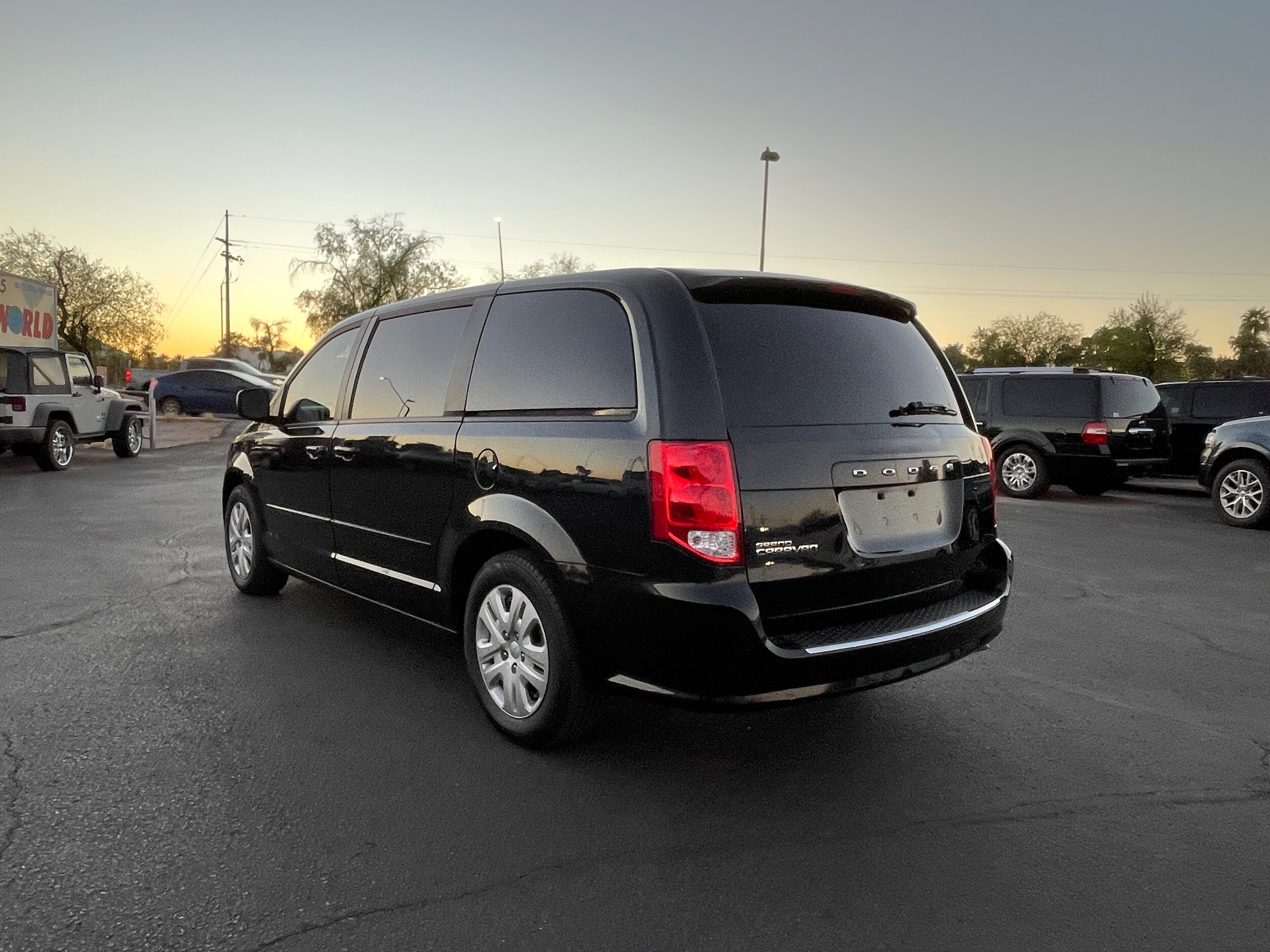 2015 Dodge Grand Caravan SE photo 3