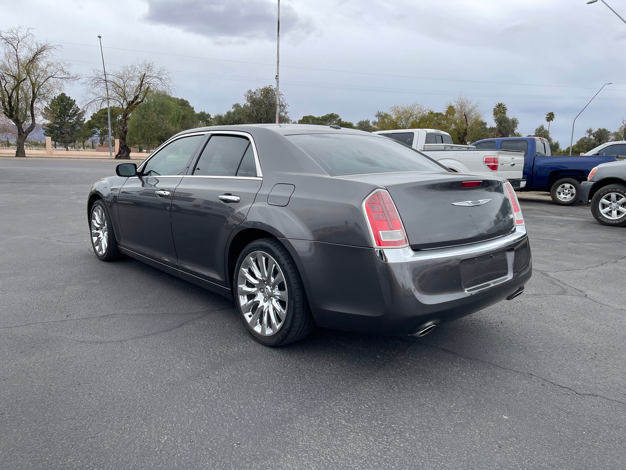 2014 Chrysler 300 photo 3