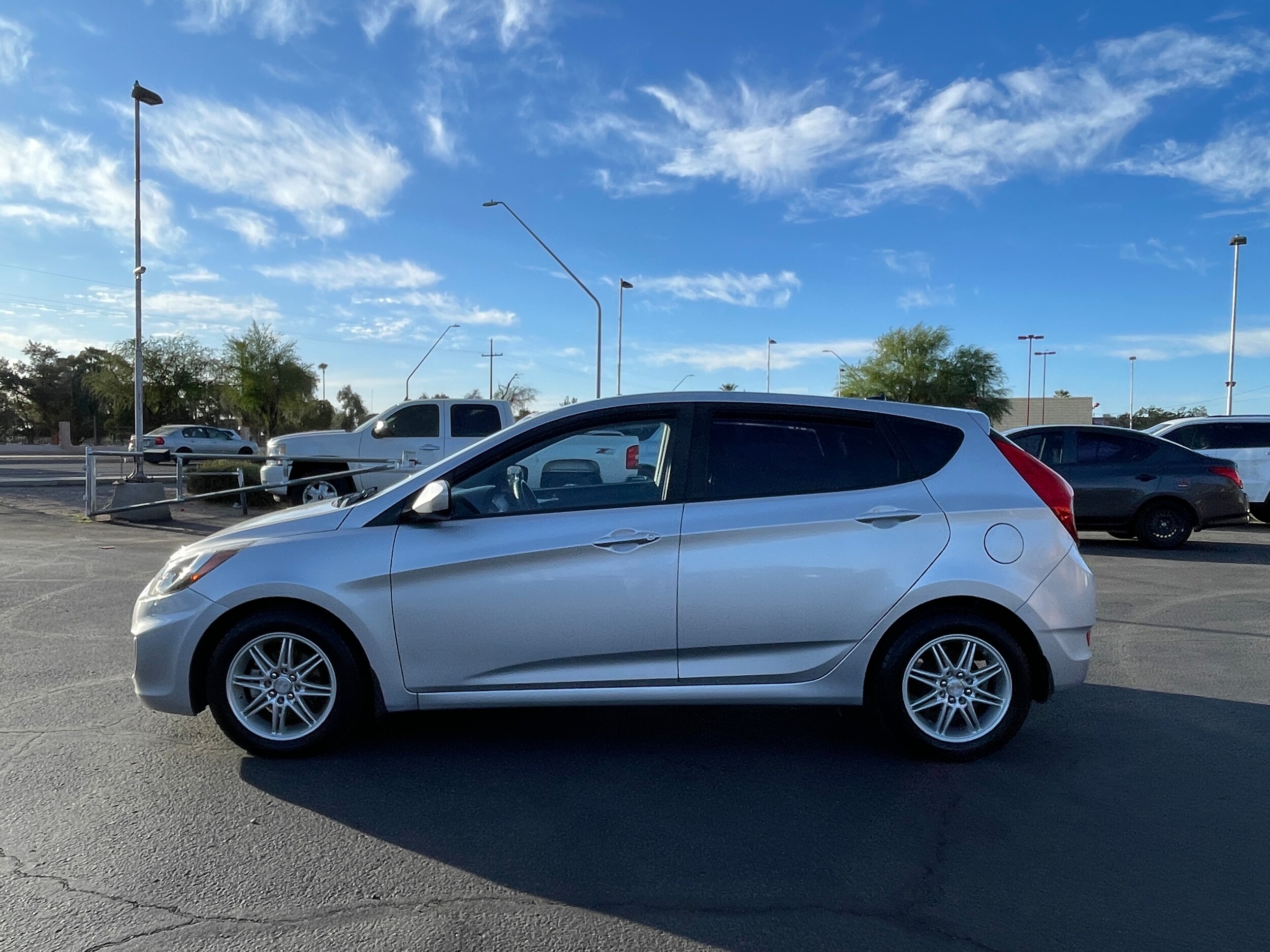 2013 Hyundai Accent GS photo 2