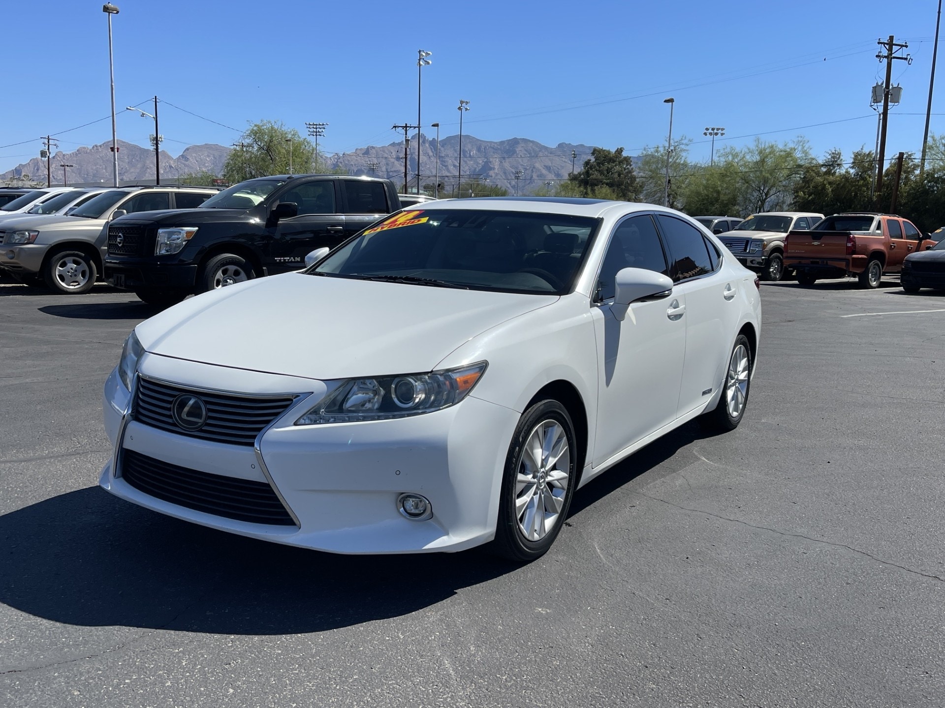 2014 Lexus ES 350 300h's photo