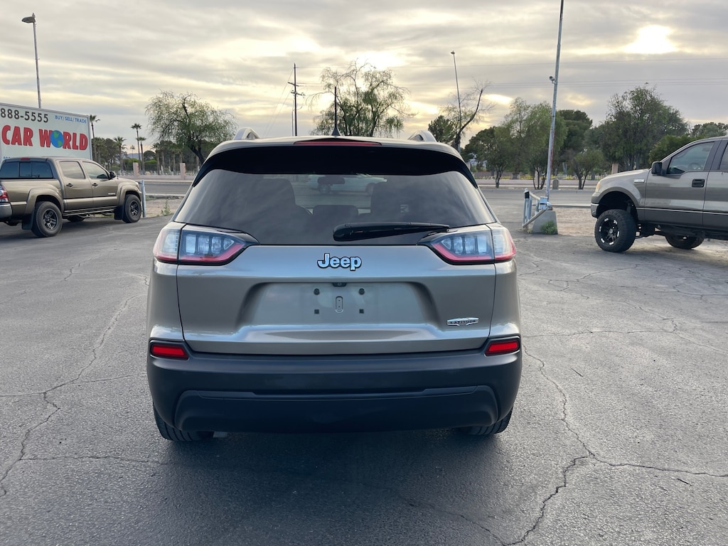 Used 2019 Jeep Cherokee Latitude FWD SUV