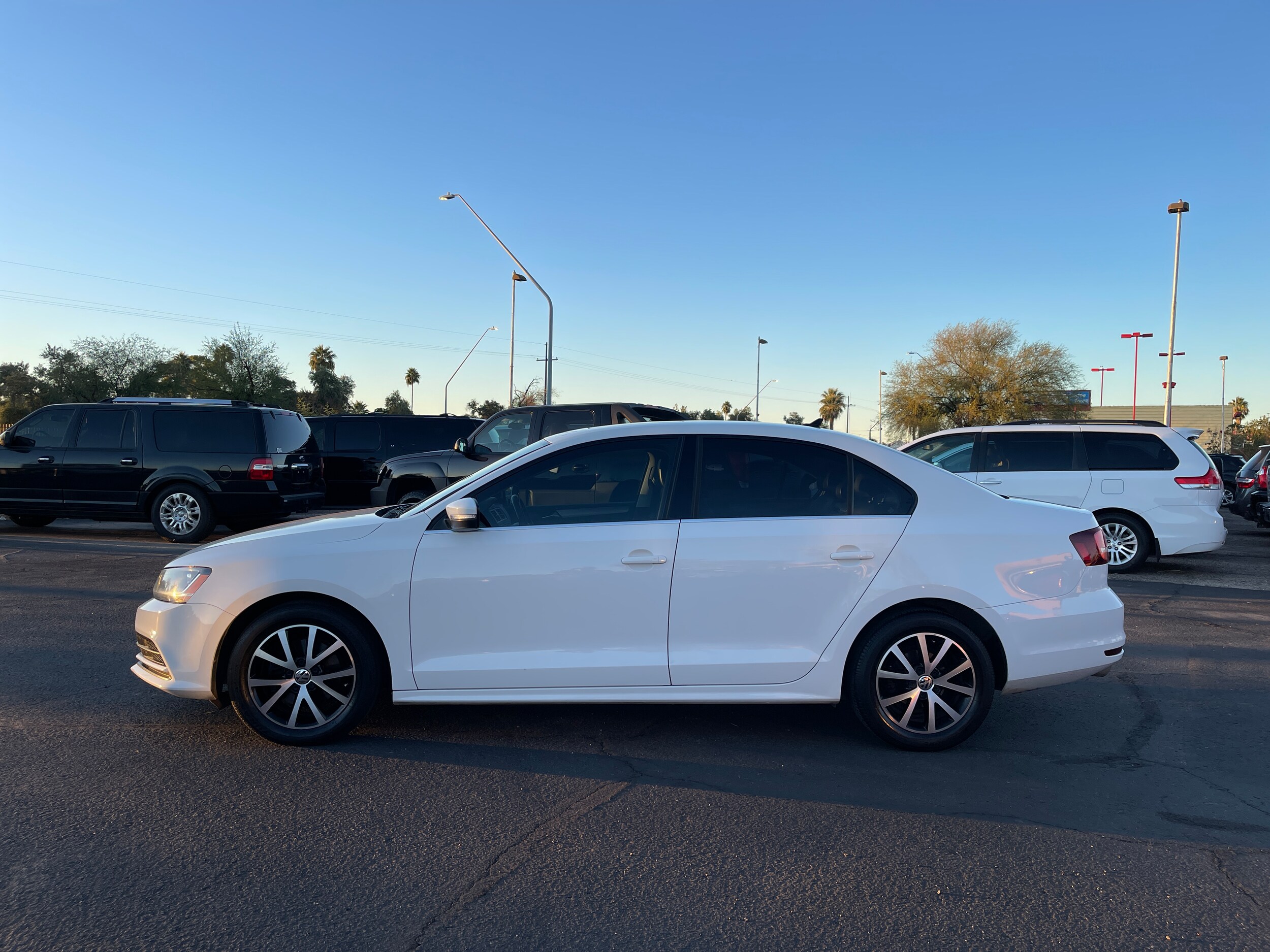2017 Volkswagen Jetta 1.4T SE photo 2