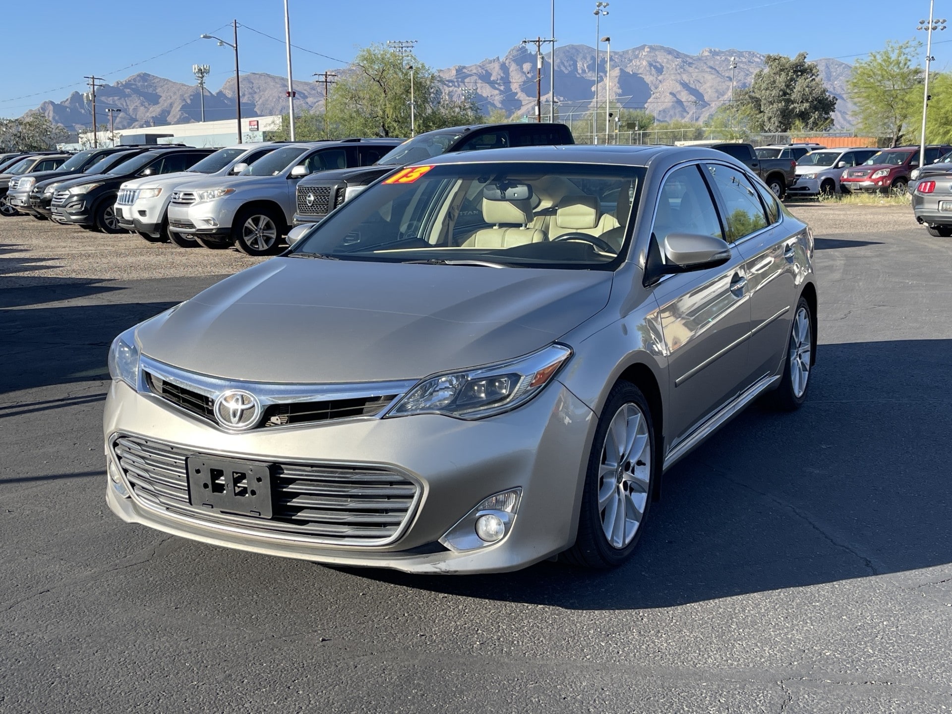 2013 Toyota Avalon Limited's photo