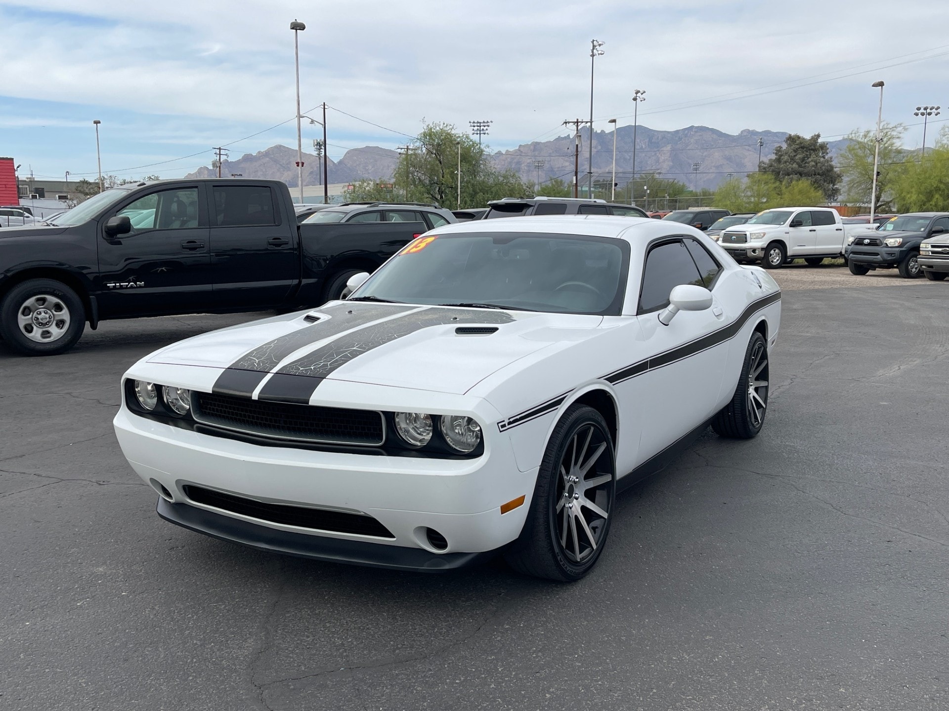 2013 Dodge Challenger SXT's photo