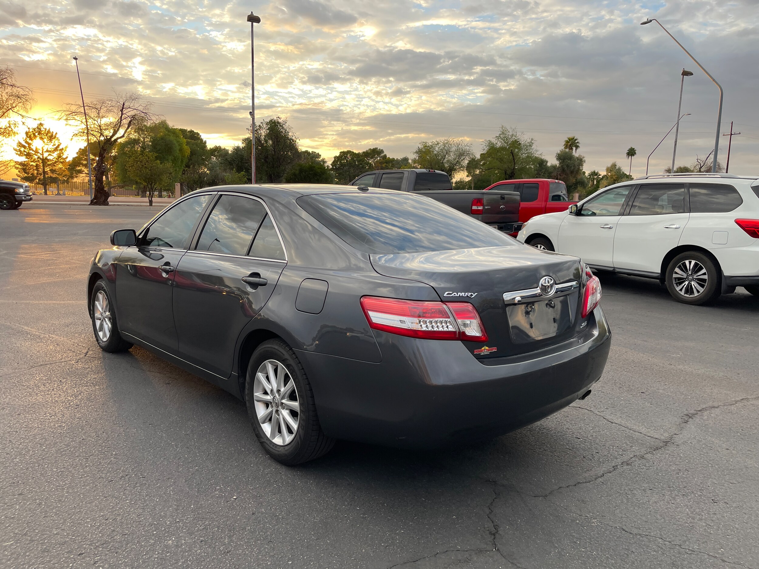 2011 Toyota Camry XLE photo 3