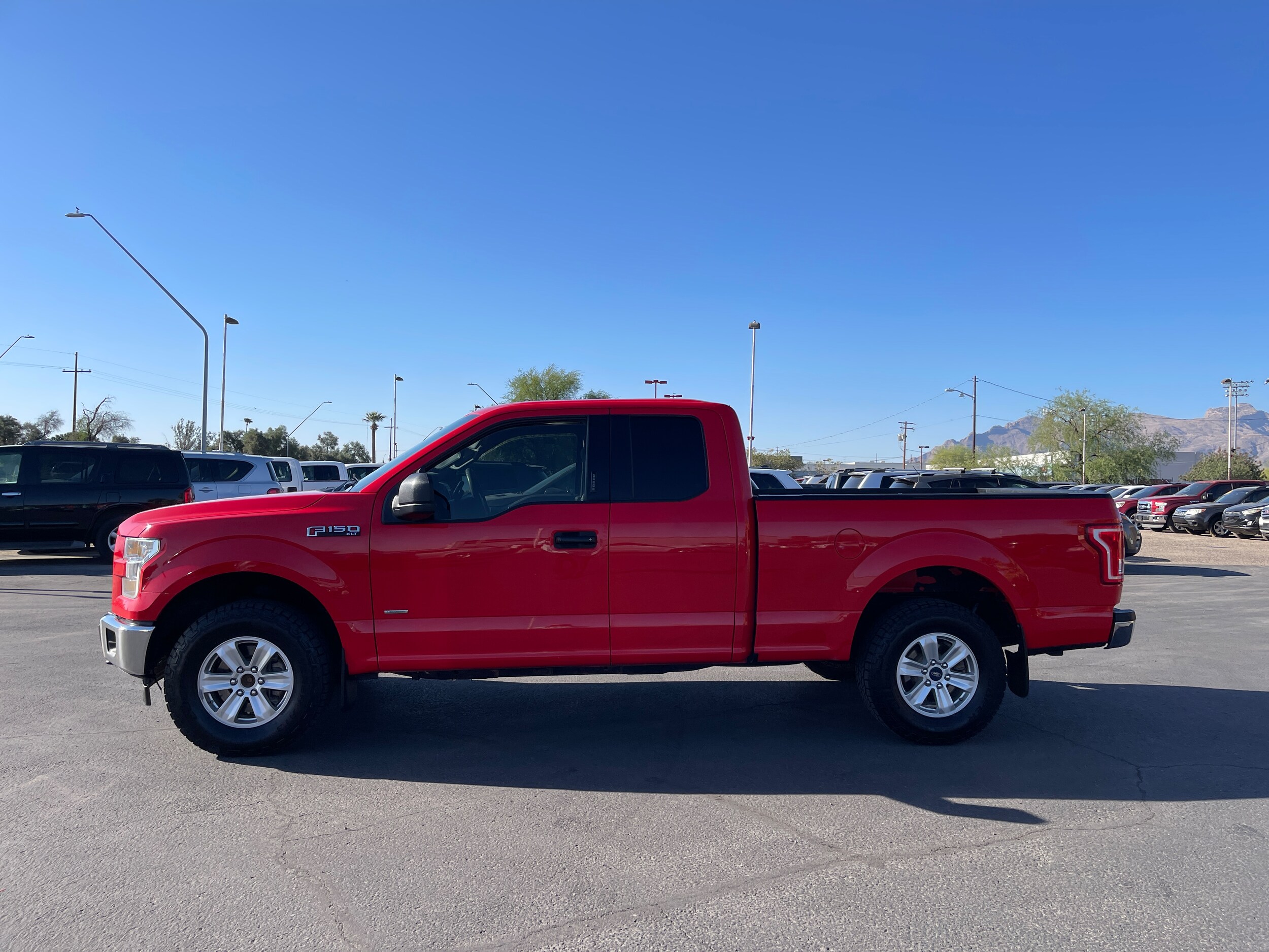 2017 Ford F-150 XLT photo 2