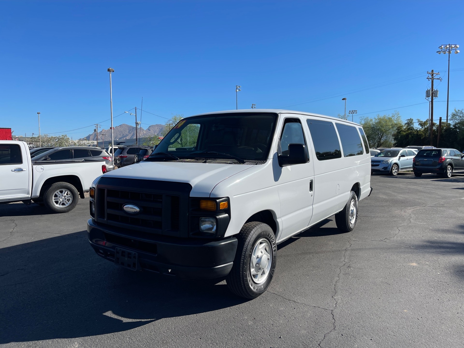  Ford E-350 Super Duty