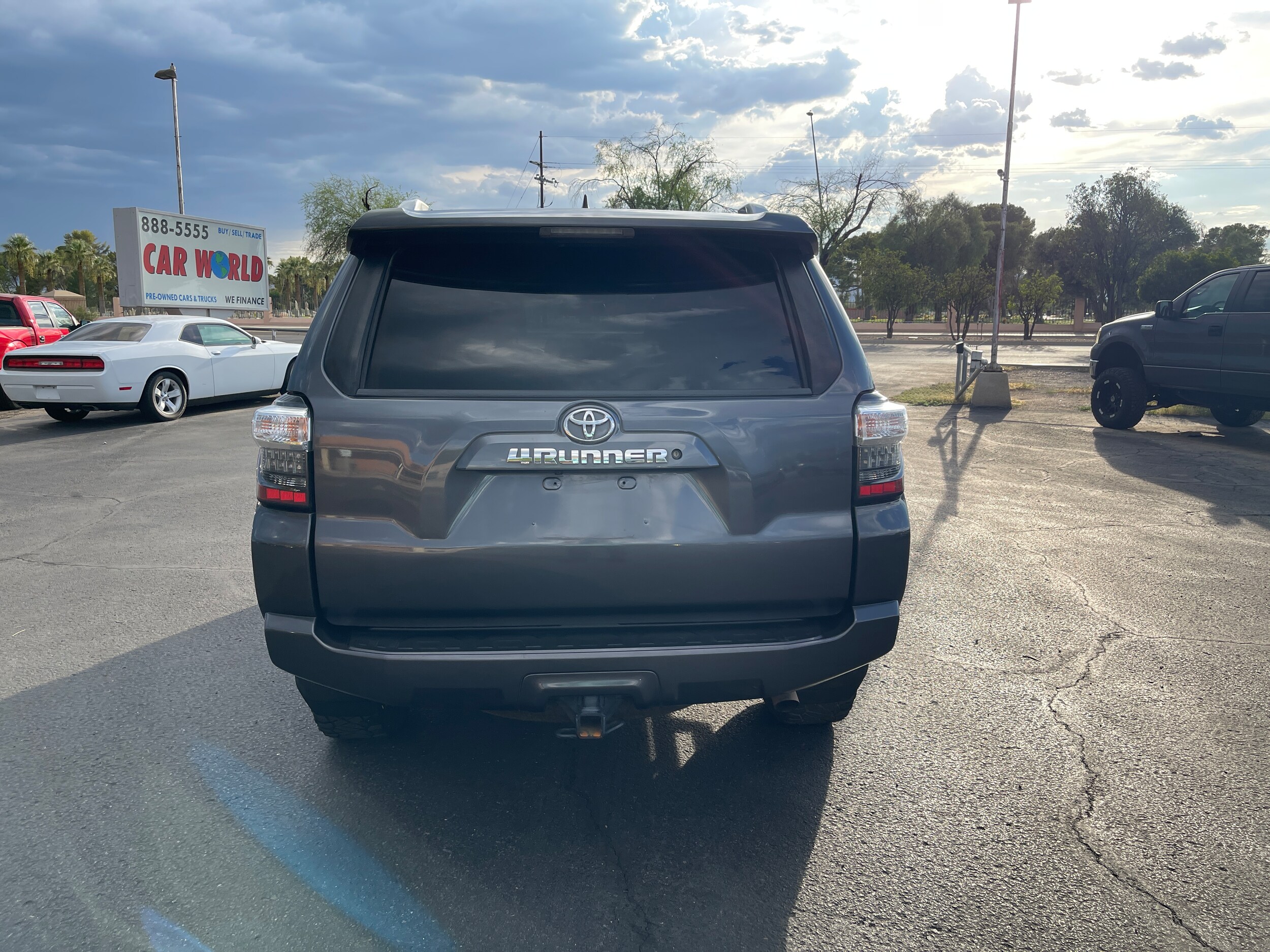 2016 Toyota 4Runner SR5 Premium photo 4